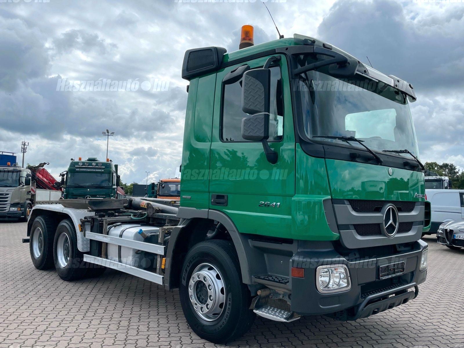 MERCEDES-BENZ 2013/8 - 1