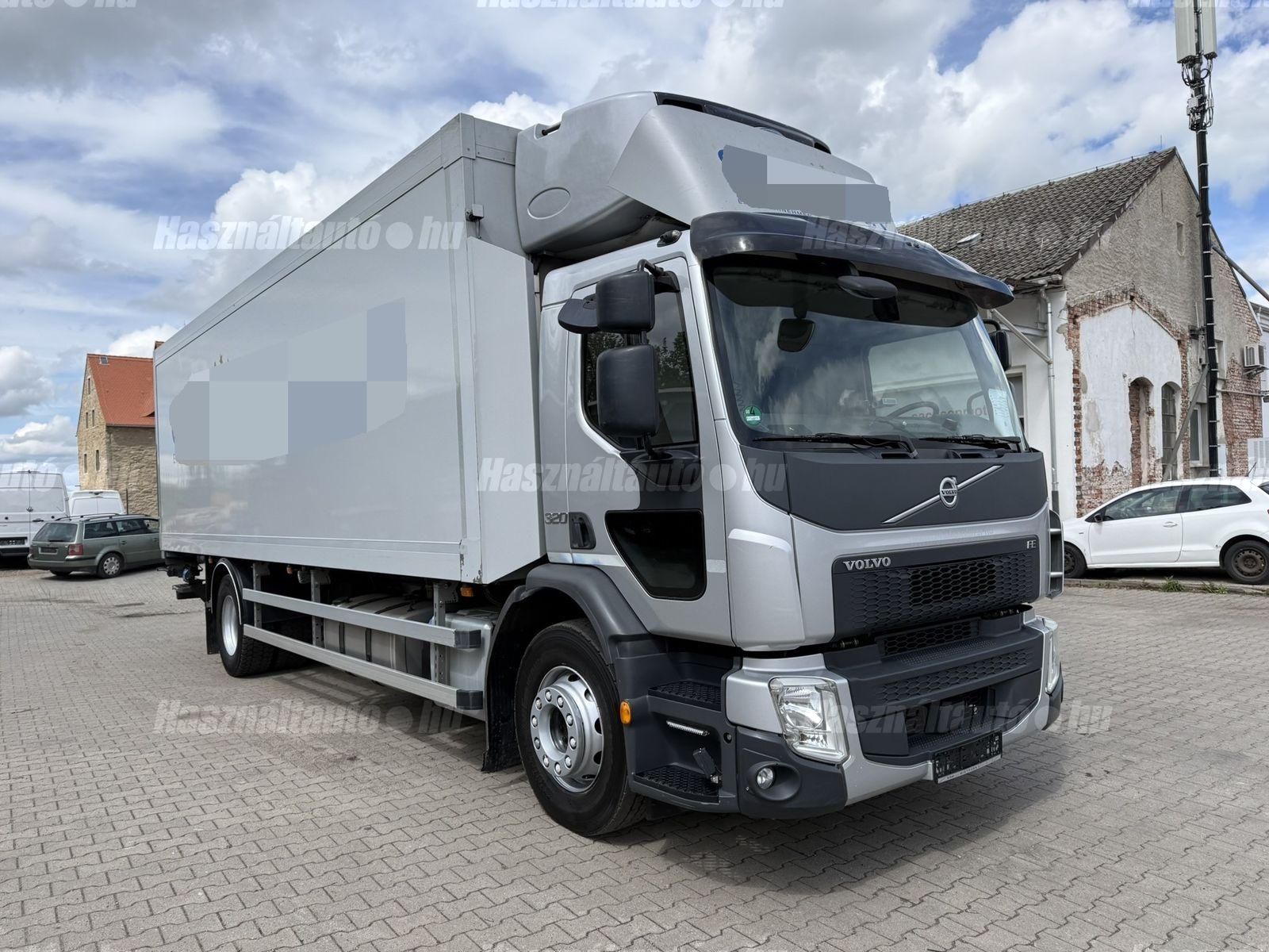 VOLVO 2016/10 - 1