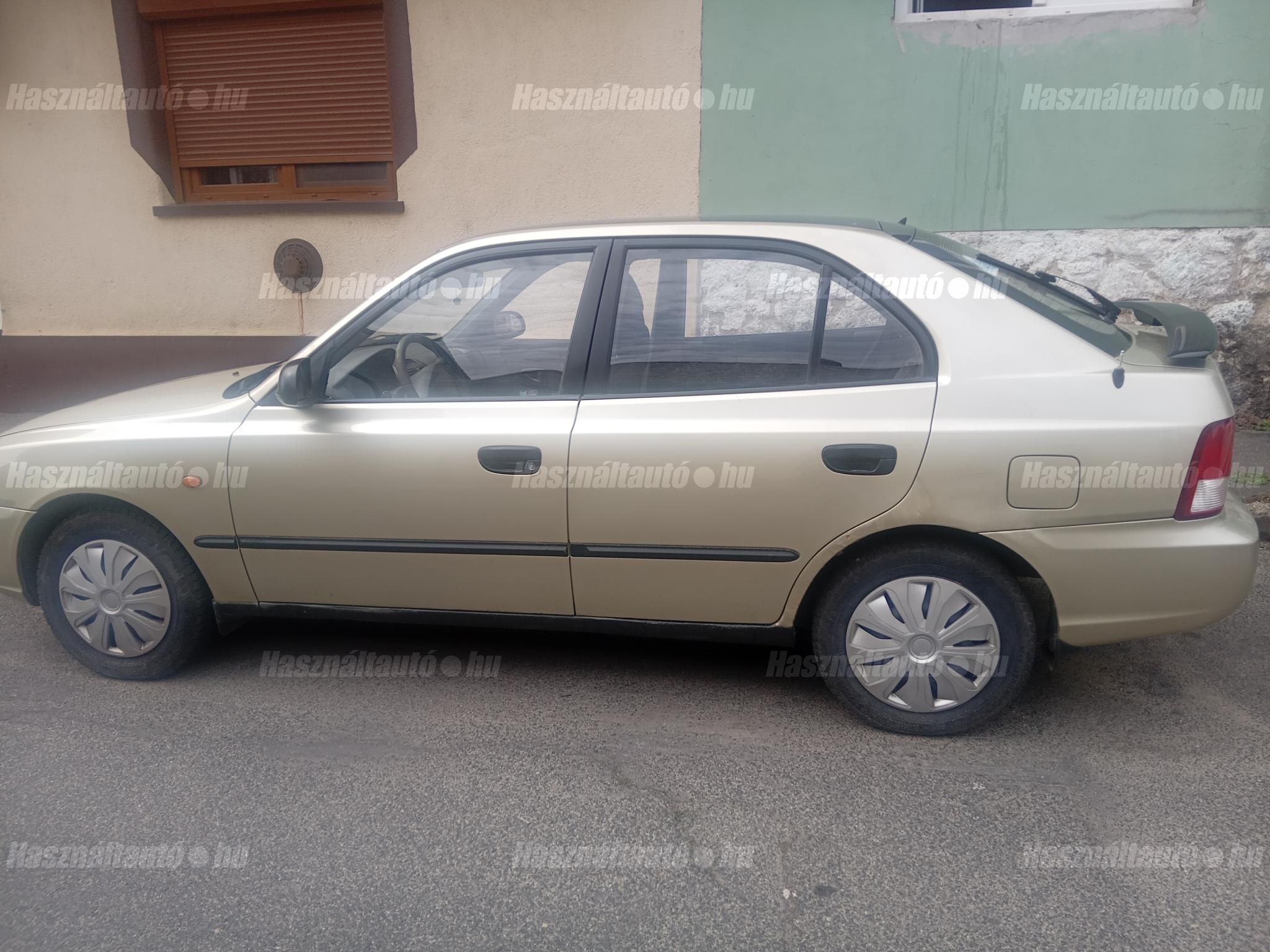 HYUNDAI ACCENT 2001 - 1