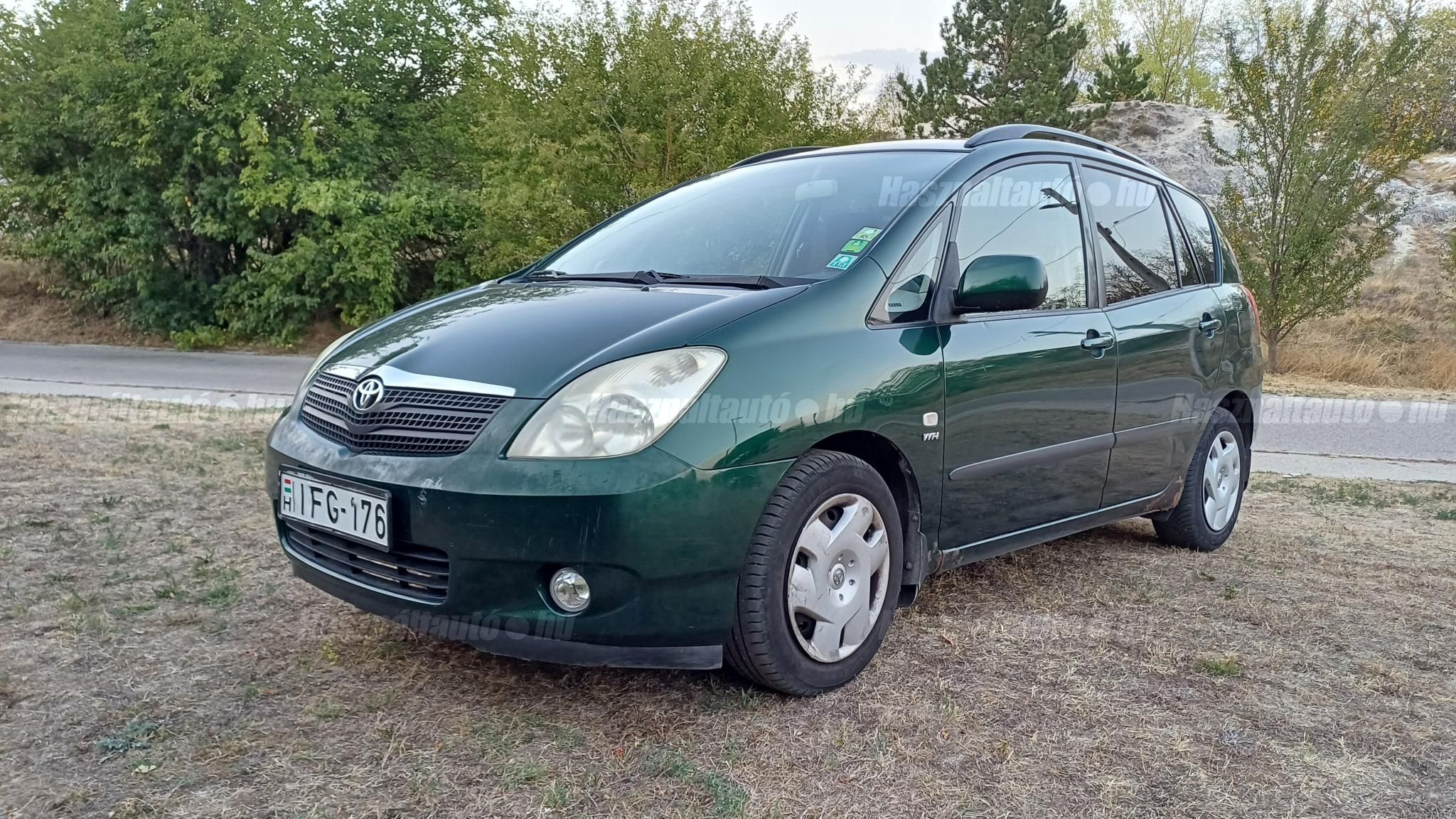 TOYOTA COROLLA VERSO 2002/4 - 1