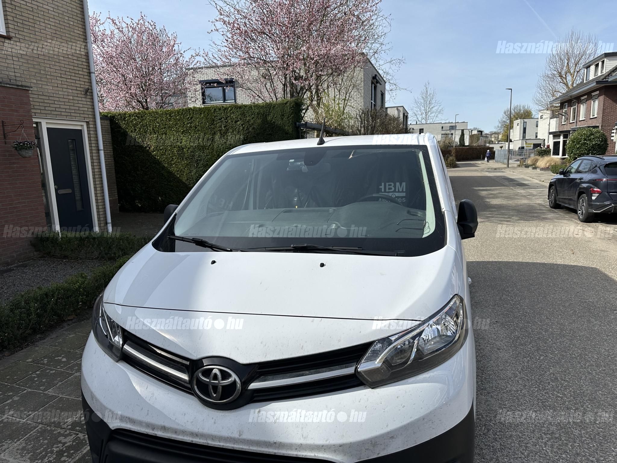 TOYOTA PROACE 2024/7 - 1
