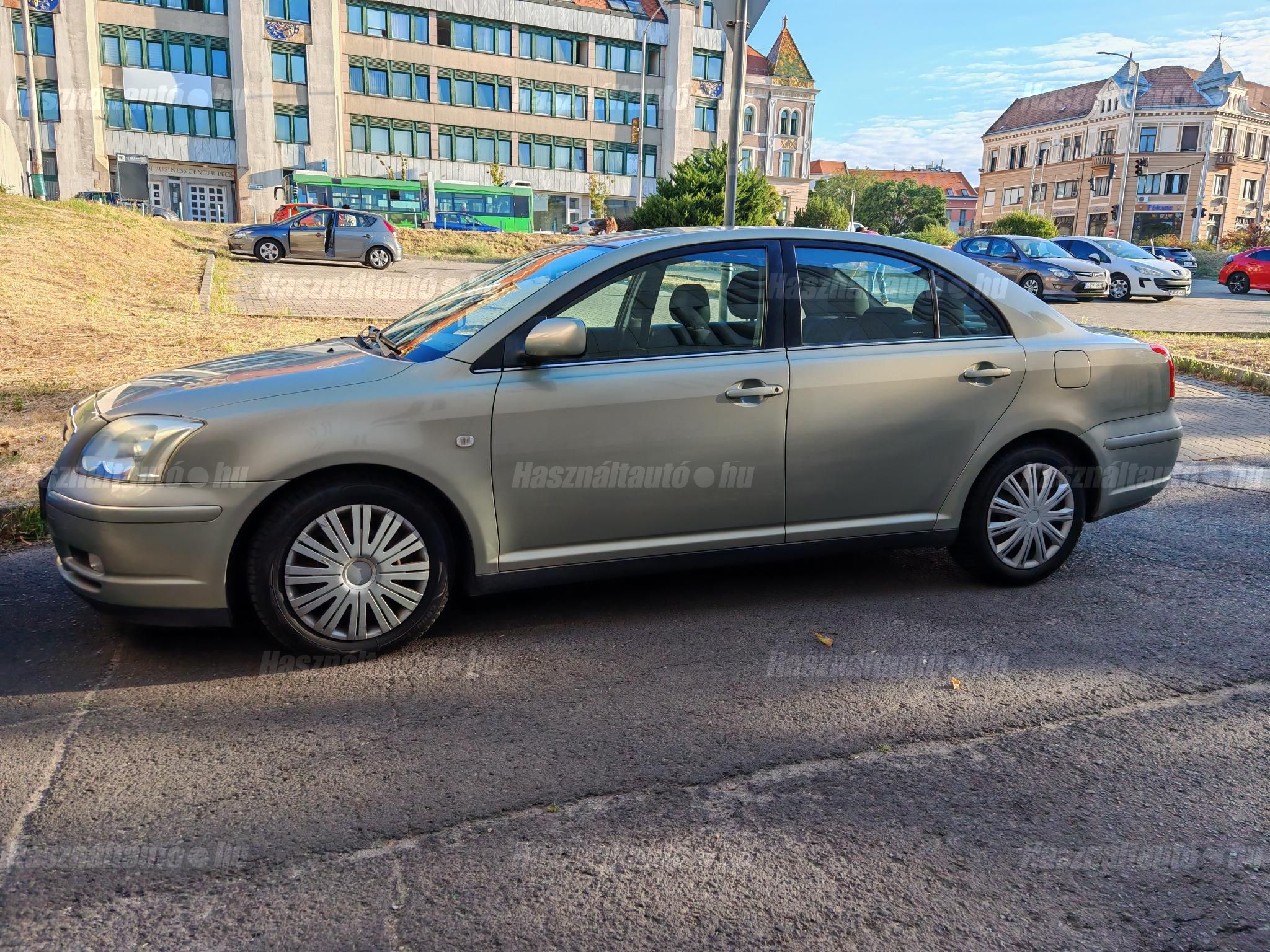 TOYOTA AVENSIS 2004/12 - 1
