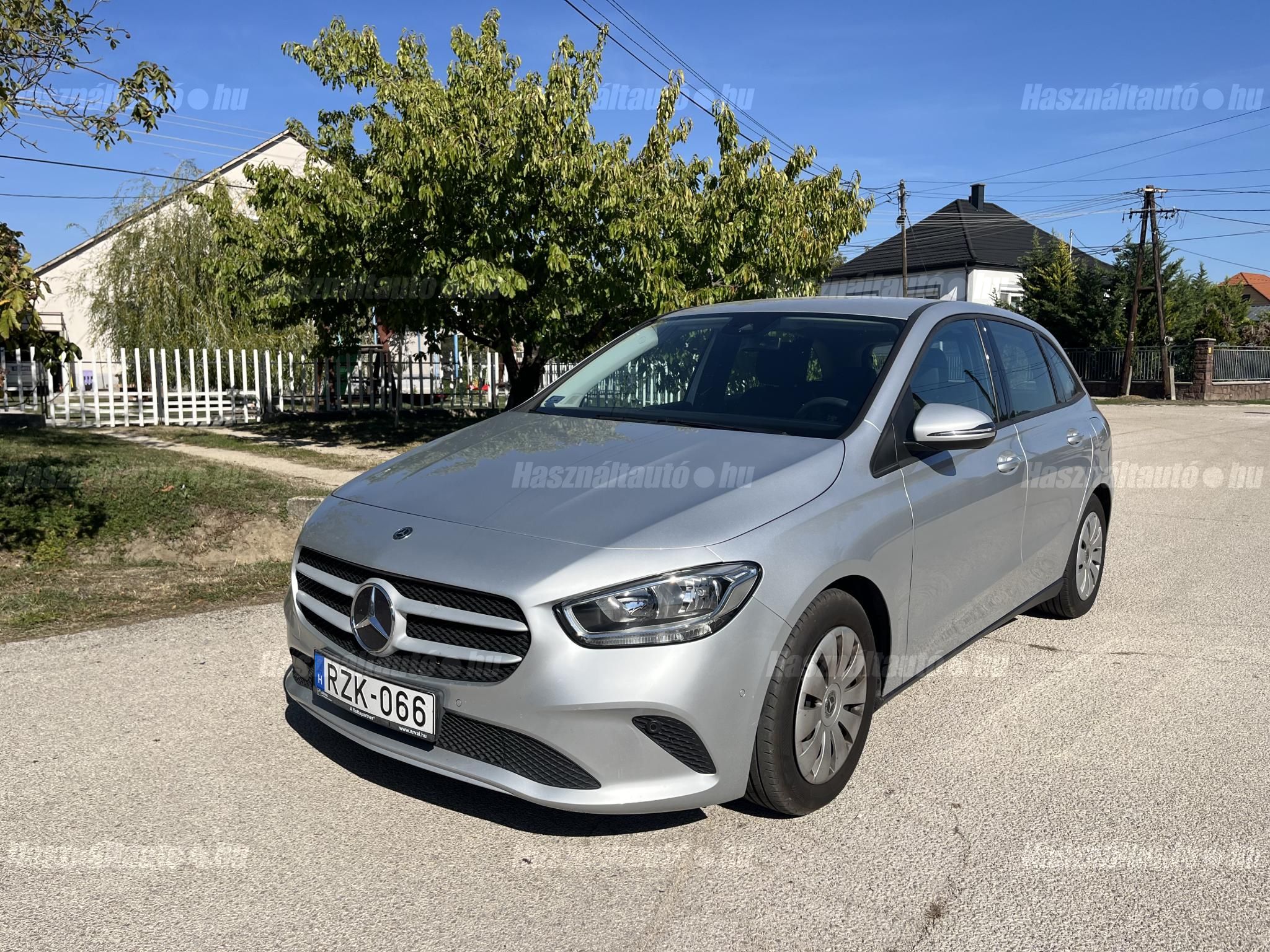 MERCEDES-BENZ B 180 2020/4 - 1