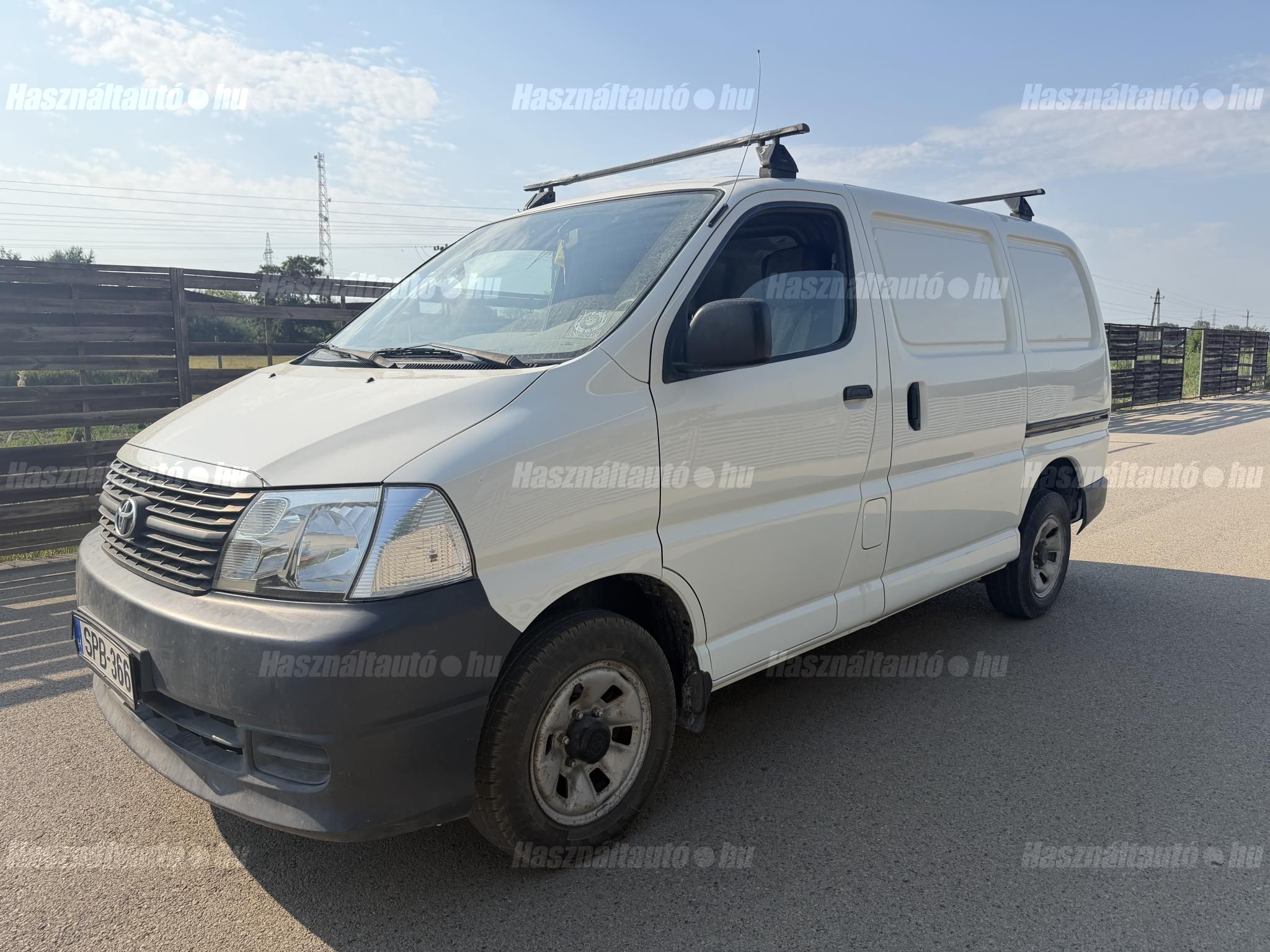 TOYOTA HIACE 2007/6 - 1