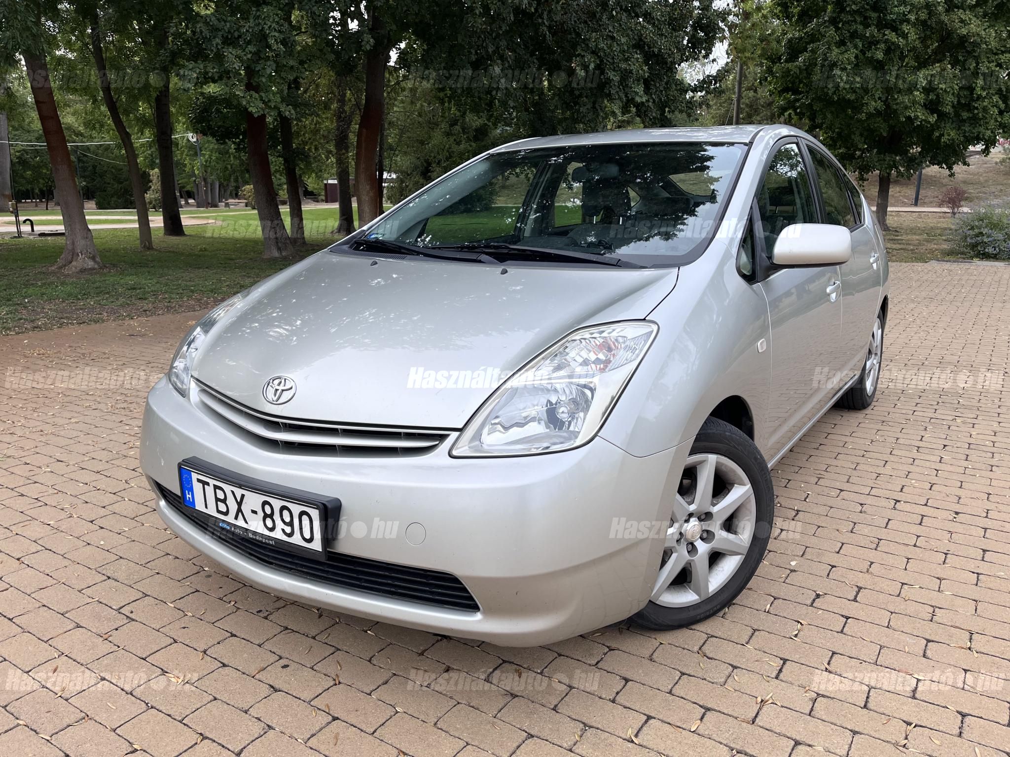 TOYOTA PRIUS 2004/5 - 1