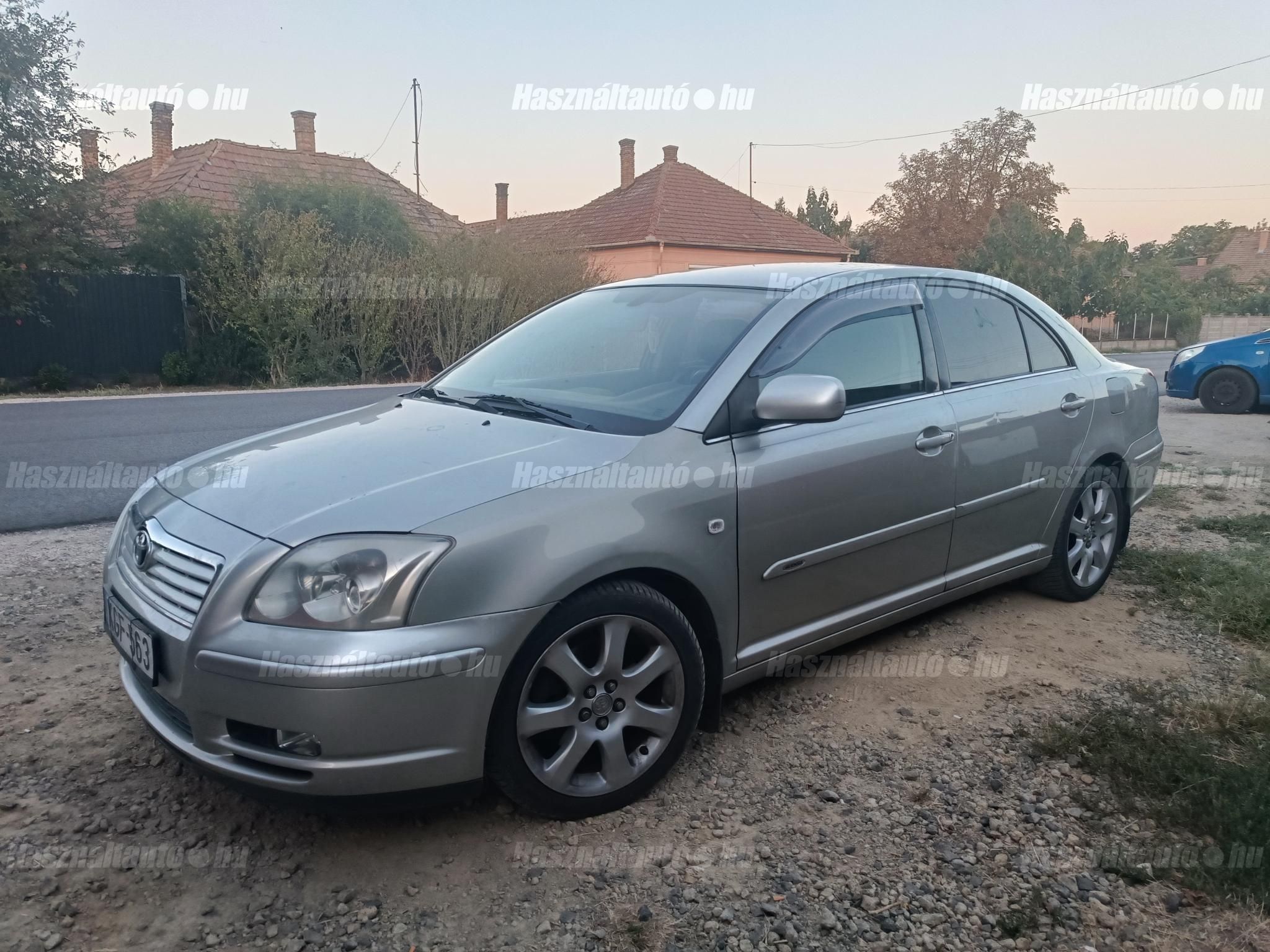TOYOTA AVENSIS 2005 - 1