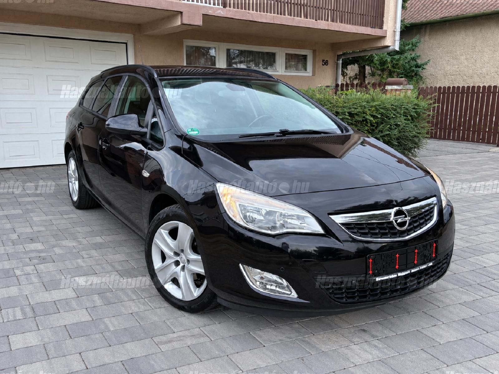 OPEL ASTRA J 2011/8 - 1