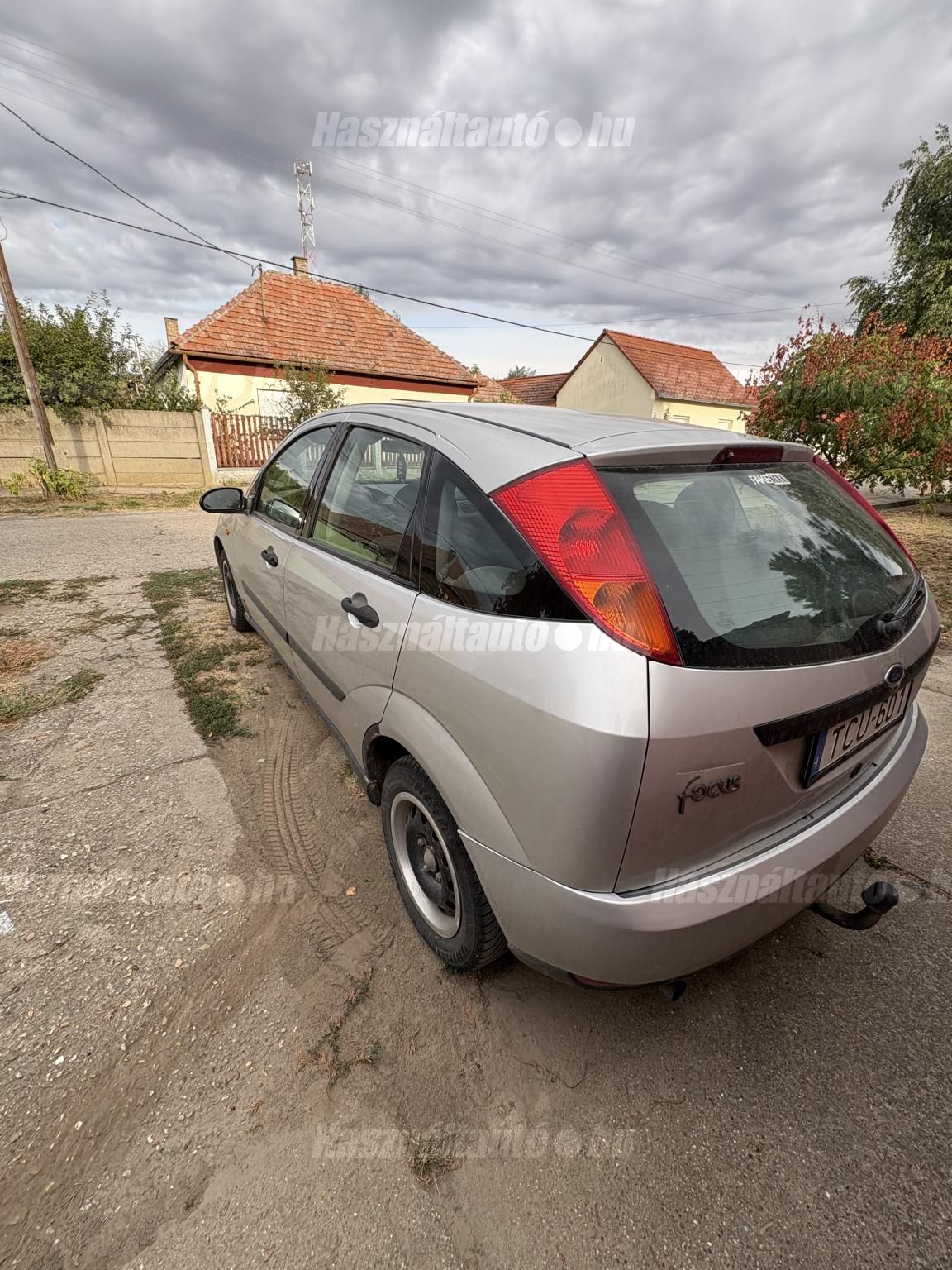 FORD FOCUS 2000/11 - 1