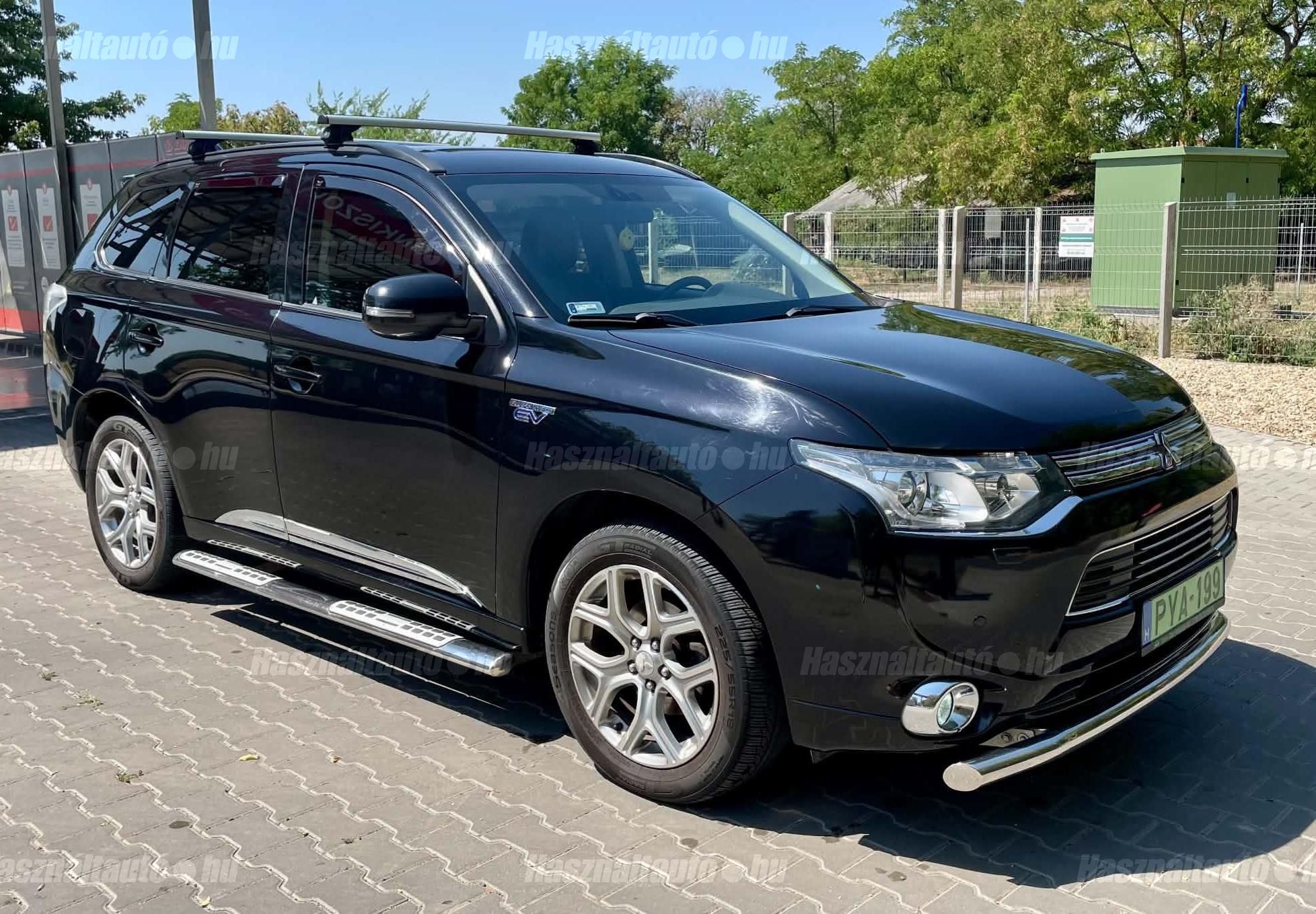 MITSUBISHI OUTLANDER 2013/12 - 1