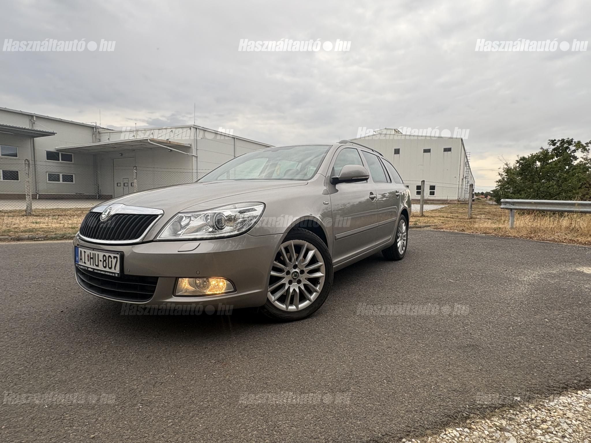 SKODA OCTAVIA 2011/6 - 1
