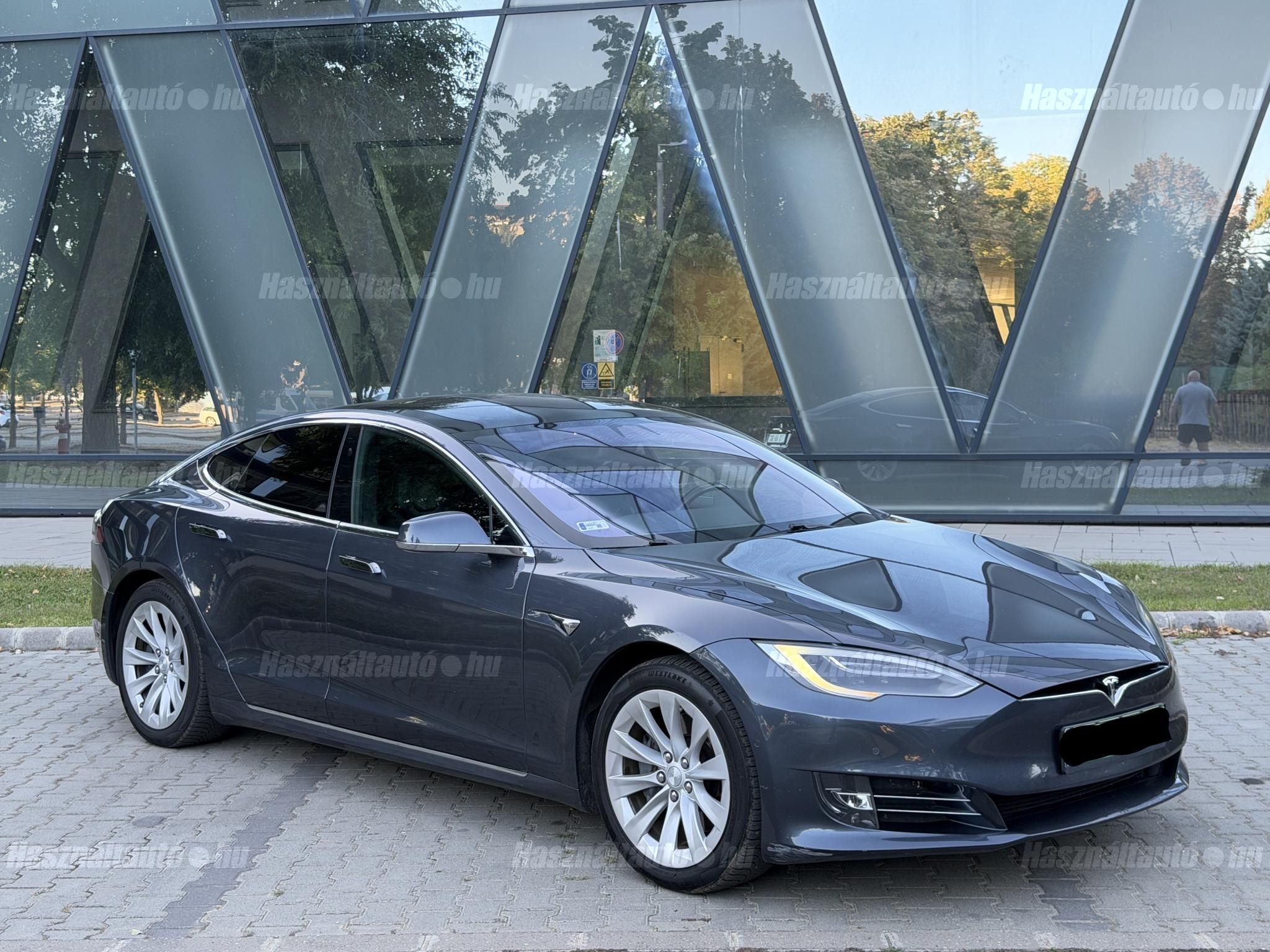 TESLA MODEL S 2018/6 - 1