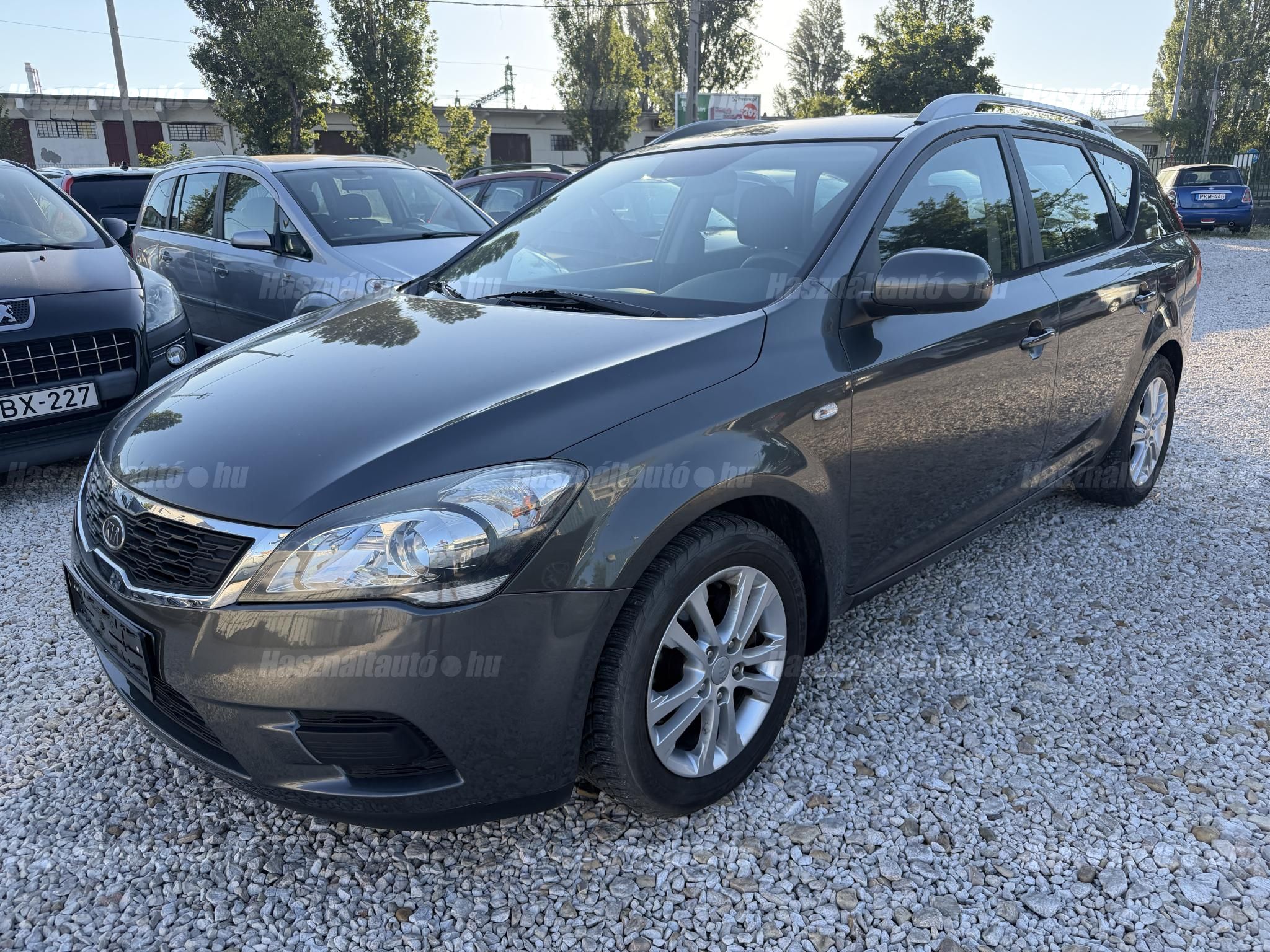 KIA CEE'D 2010/1 - 1