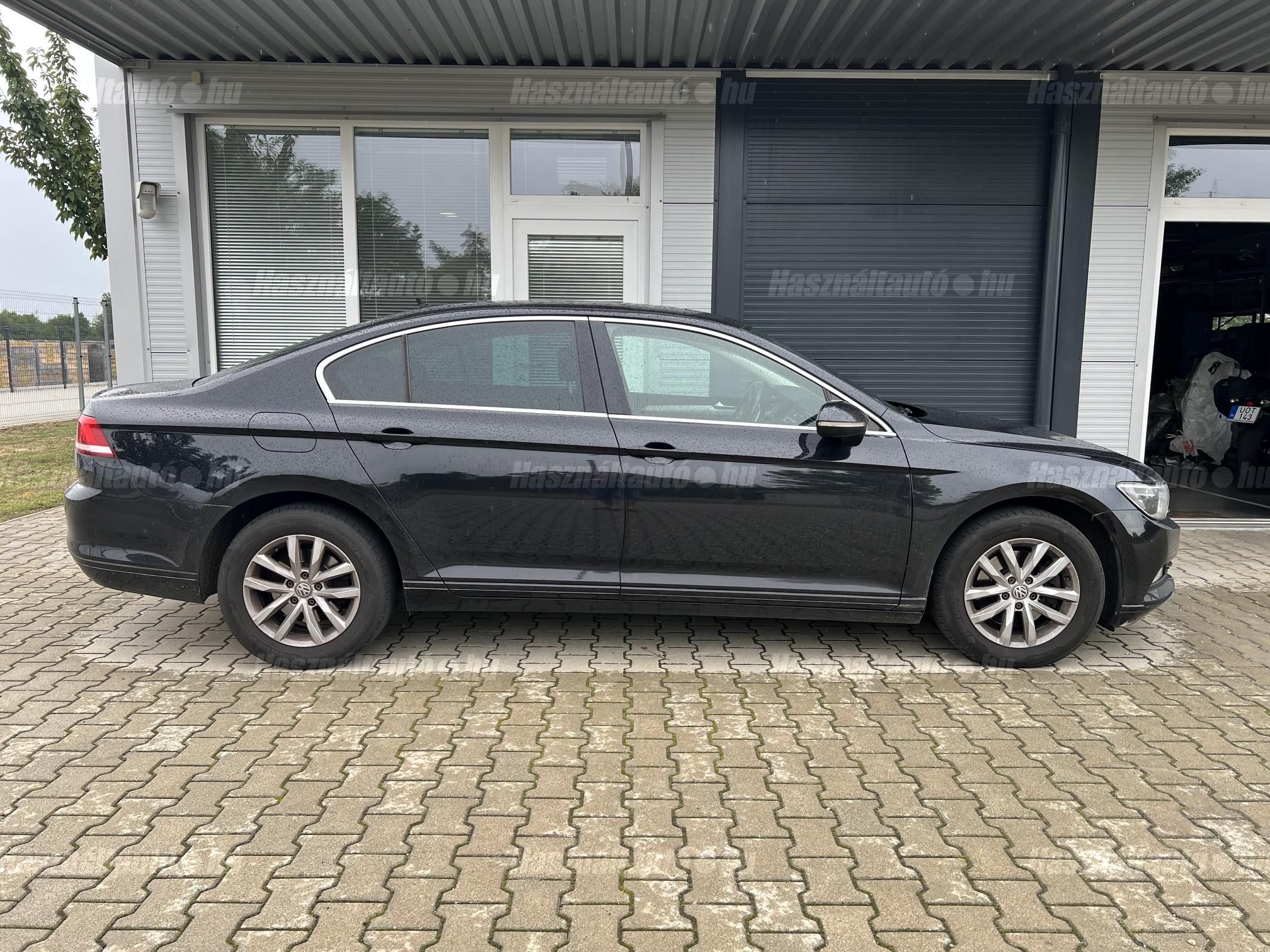 VOLKSWAGEN PASSAT VIII 2016 - 1