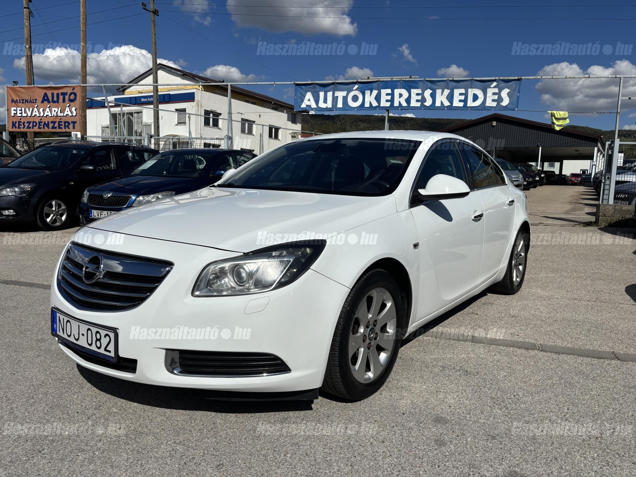 OPEL INSIGNIA 2010/4 - 1