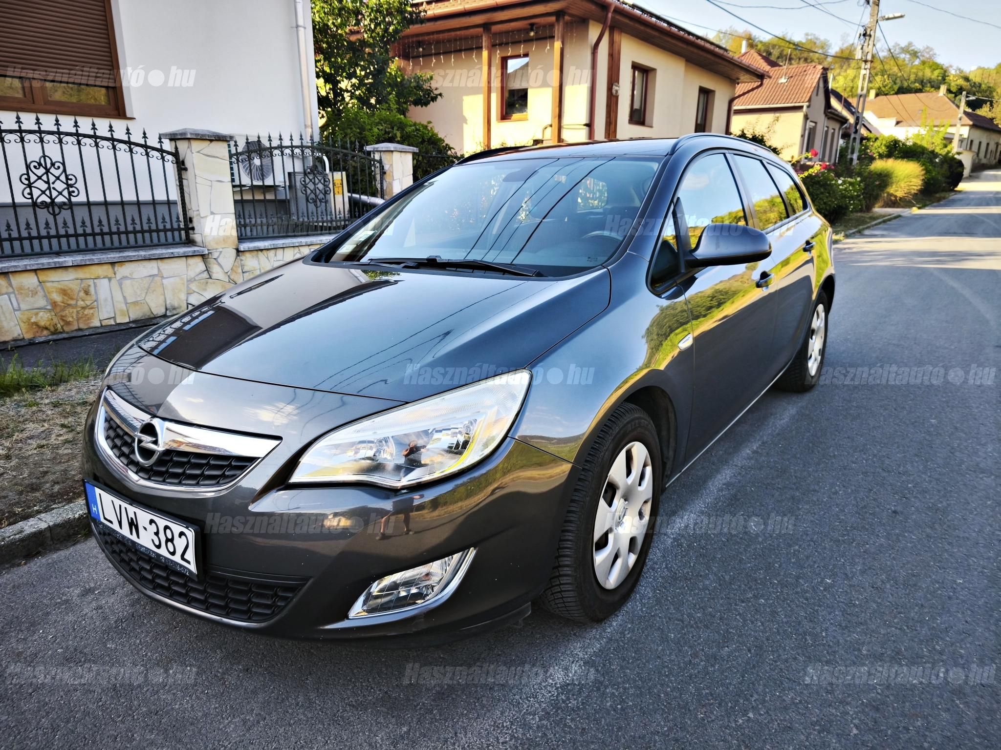 OPEL ASTRA J 2011/3 - 1