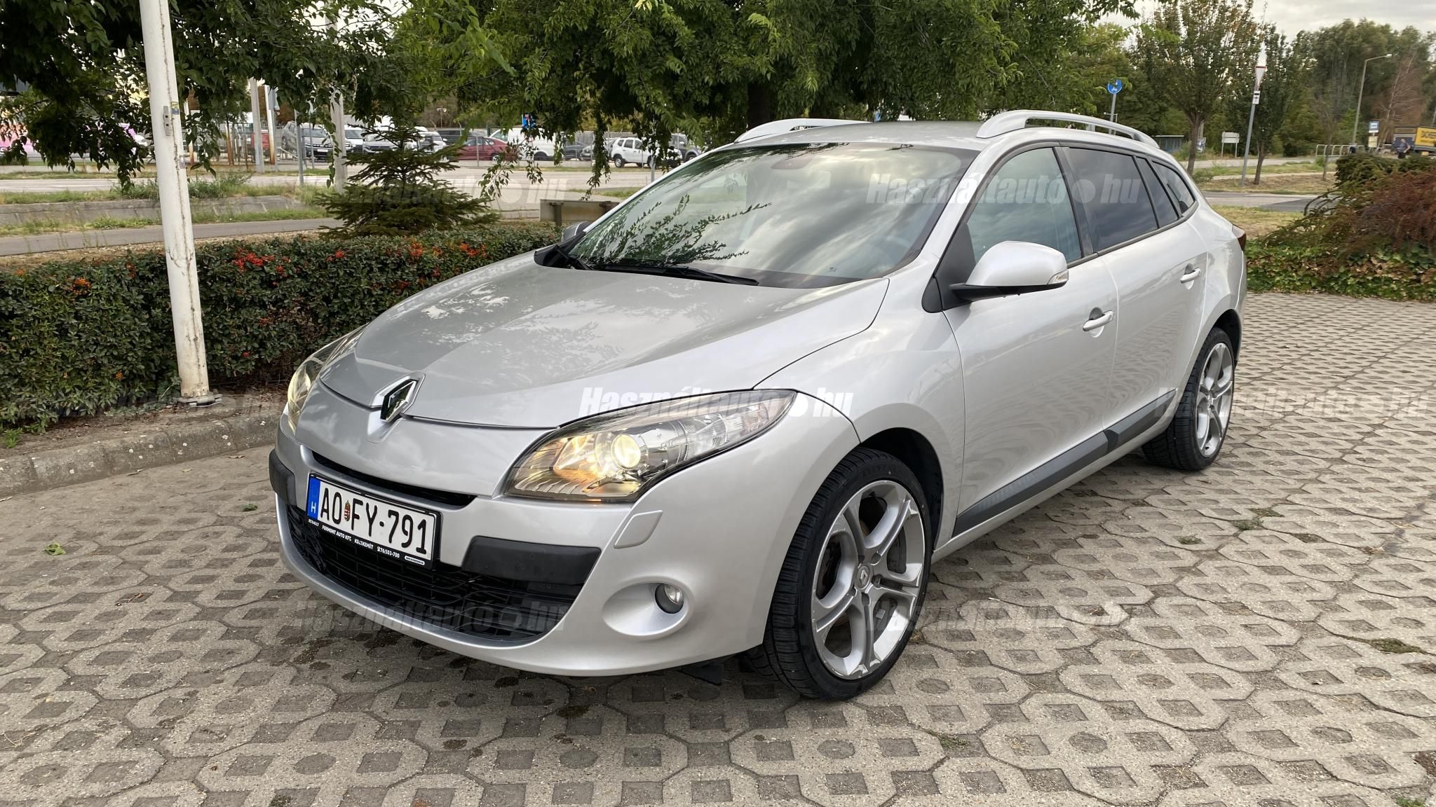 RENAULT MEGANE 2010 - 1