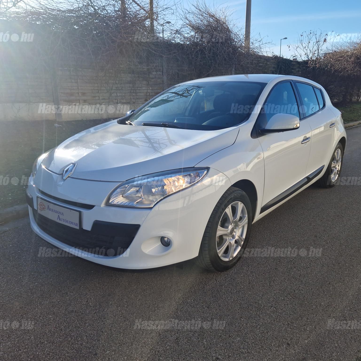 RENAULT MEGANE 2010/10 - 1