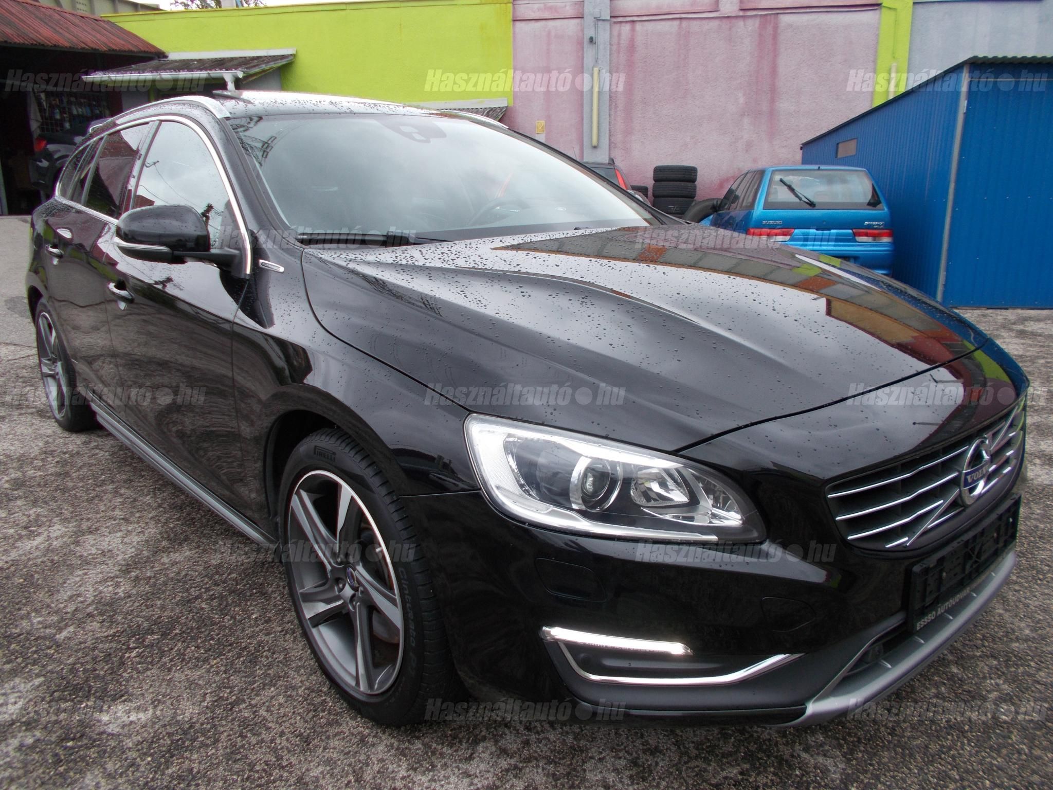 VOLVO V60 2015/7 - 1