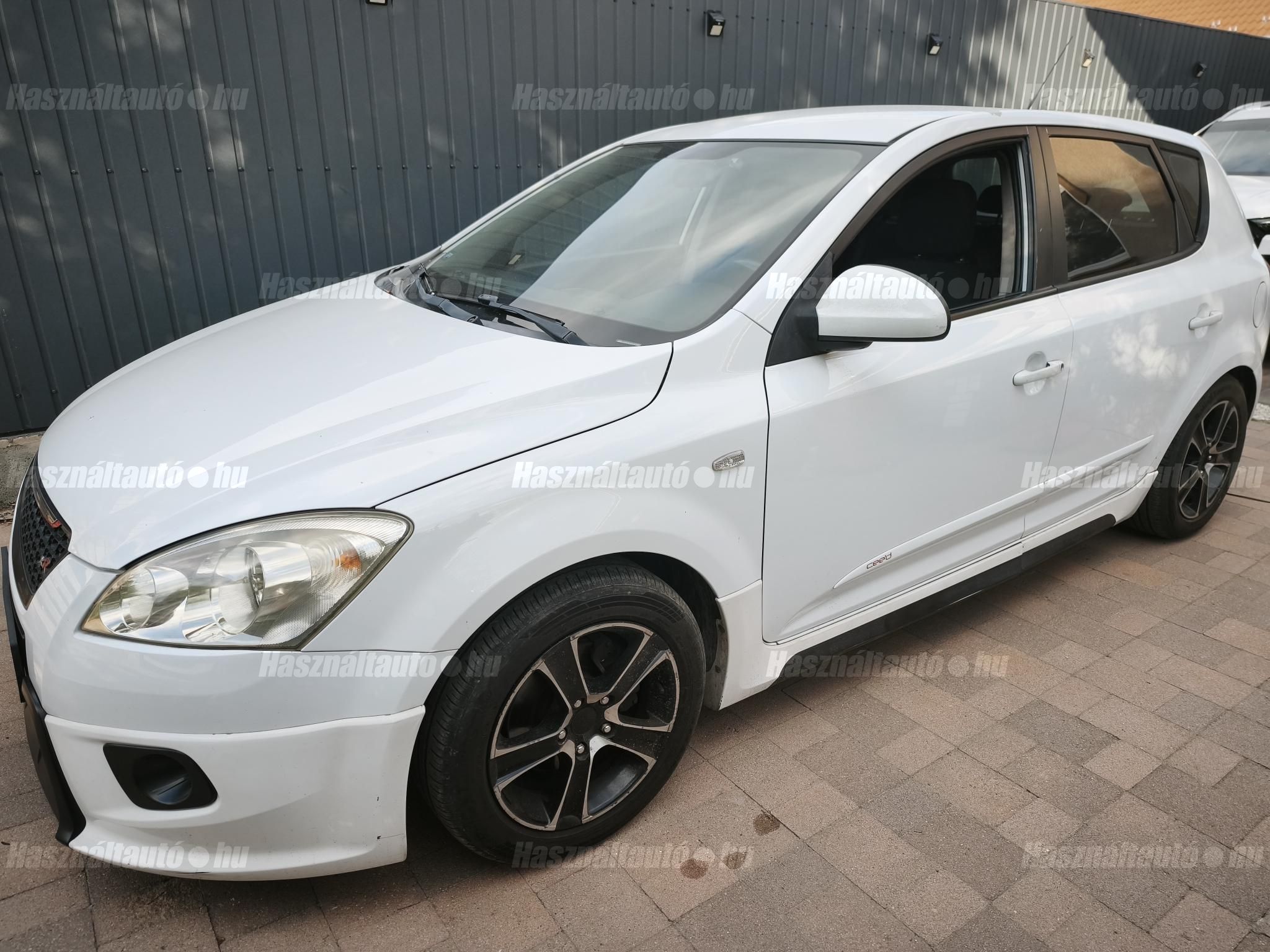 KIA CEE'D 2009/3 - 1