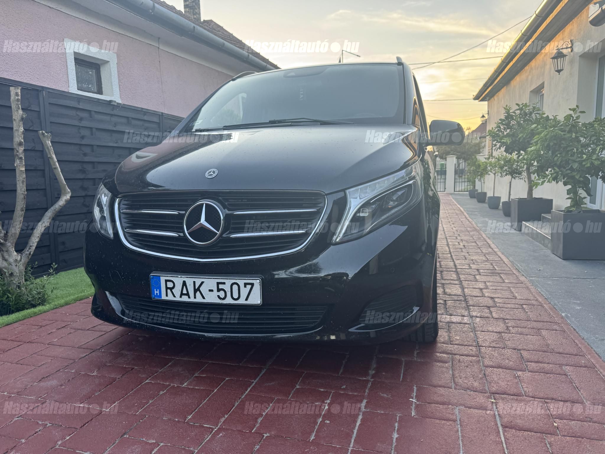 MERCEDES-BENZ V-OSZTÁLY 2017/7 - 1