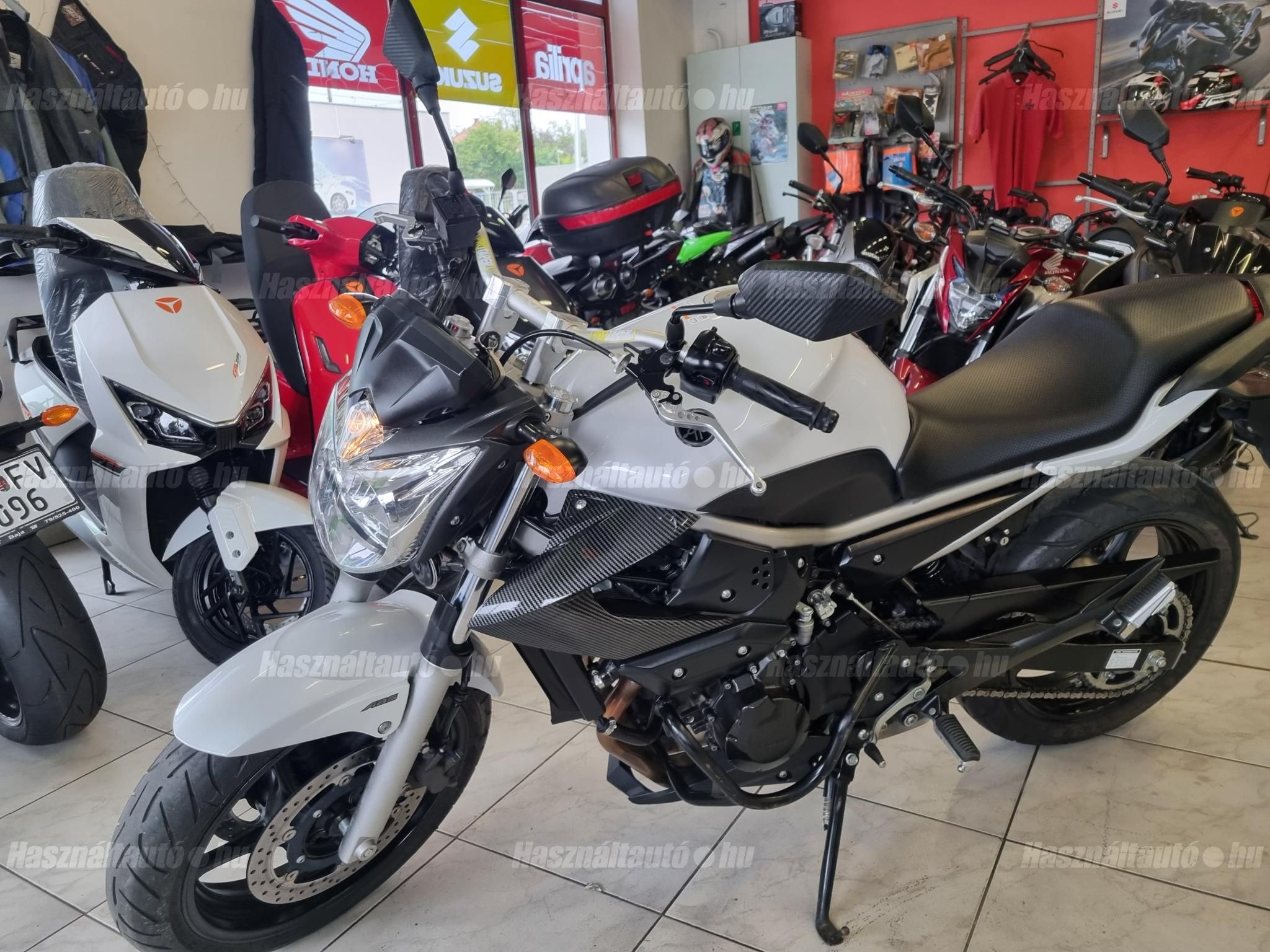 YAMAHA XJ 6 NA 2011/3 - 1
