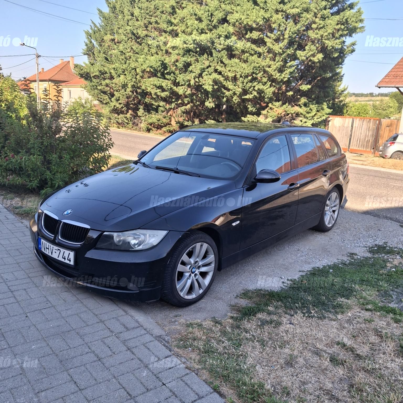 BMW 318 2008/8 - 1