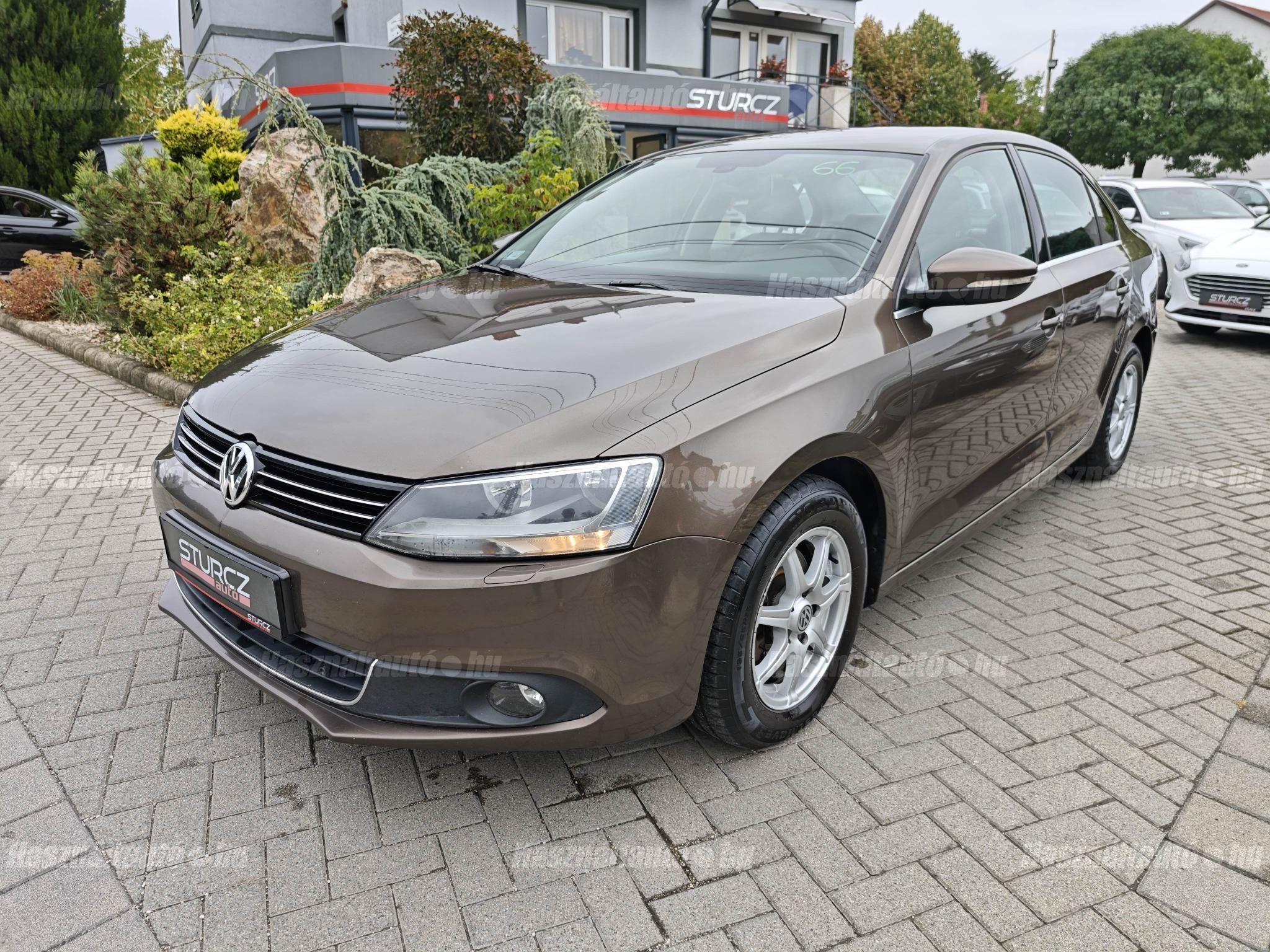 VOLKSWAGEN JETTA 2012/8 - 1
