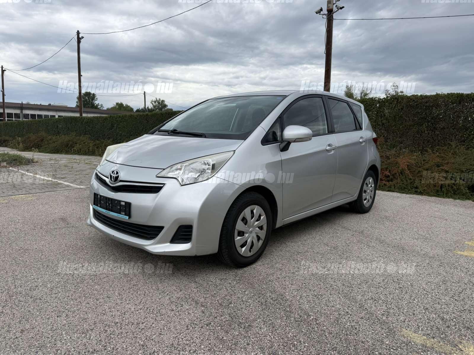 TOYOTA VERSO-S 2013/2 - 1