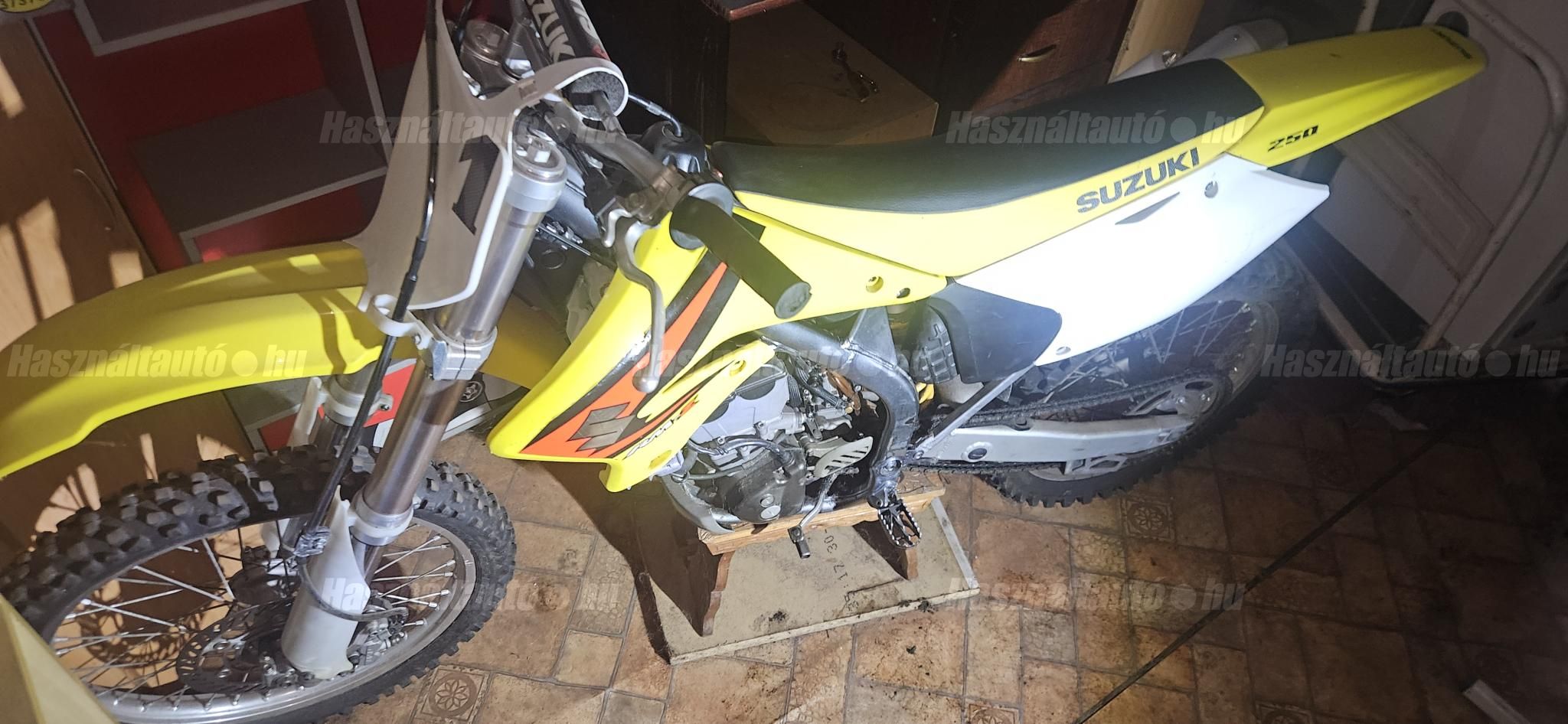 SUZUKI RM-Z 250 1996/8 - 1