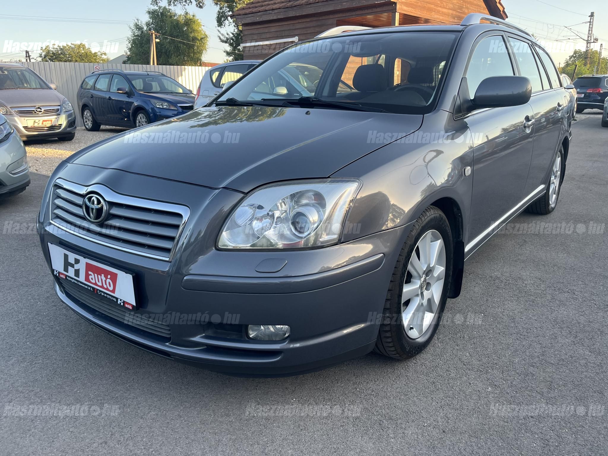 TOYOTA AVENSIS 2004/4 - 1