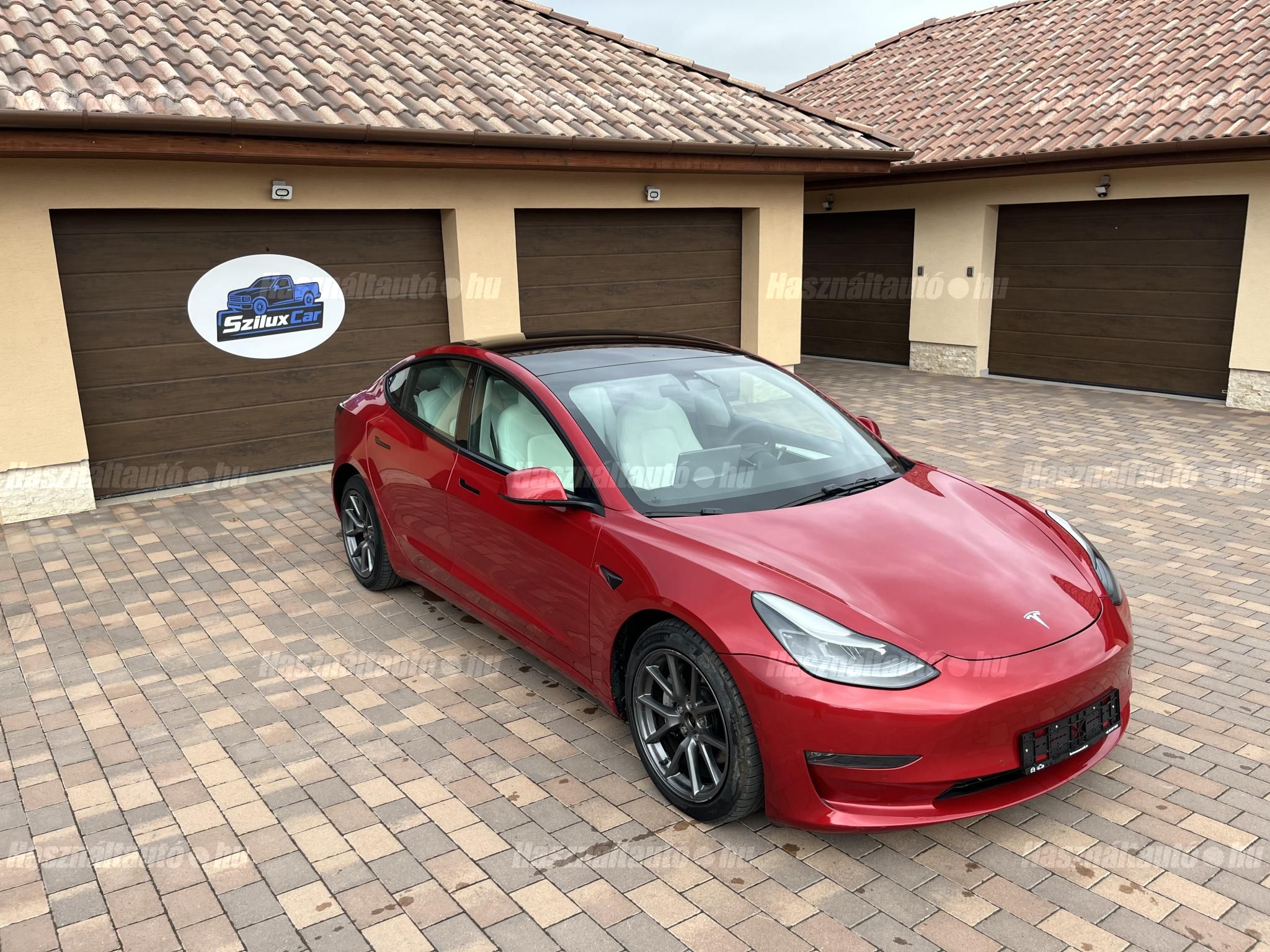 TESLA MODEL 3 2021/6 - 1