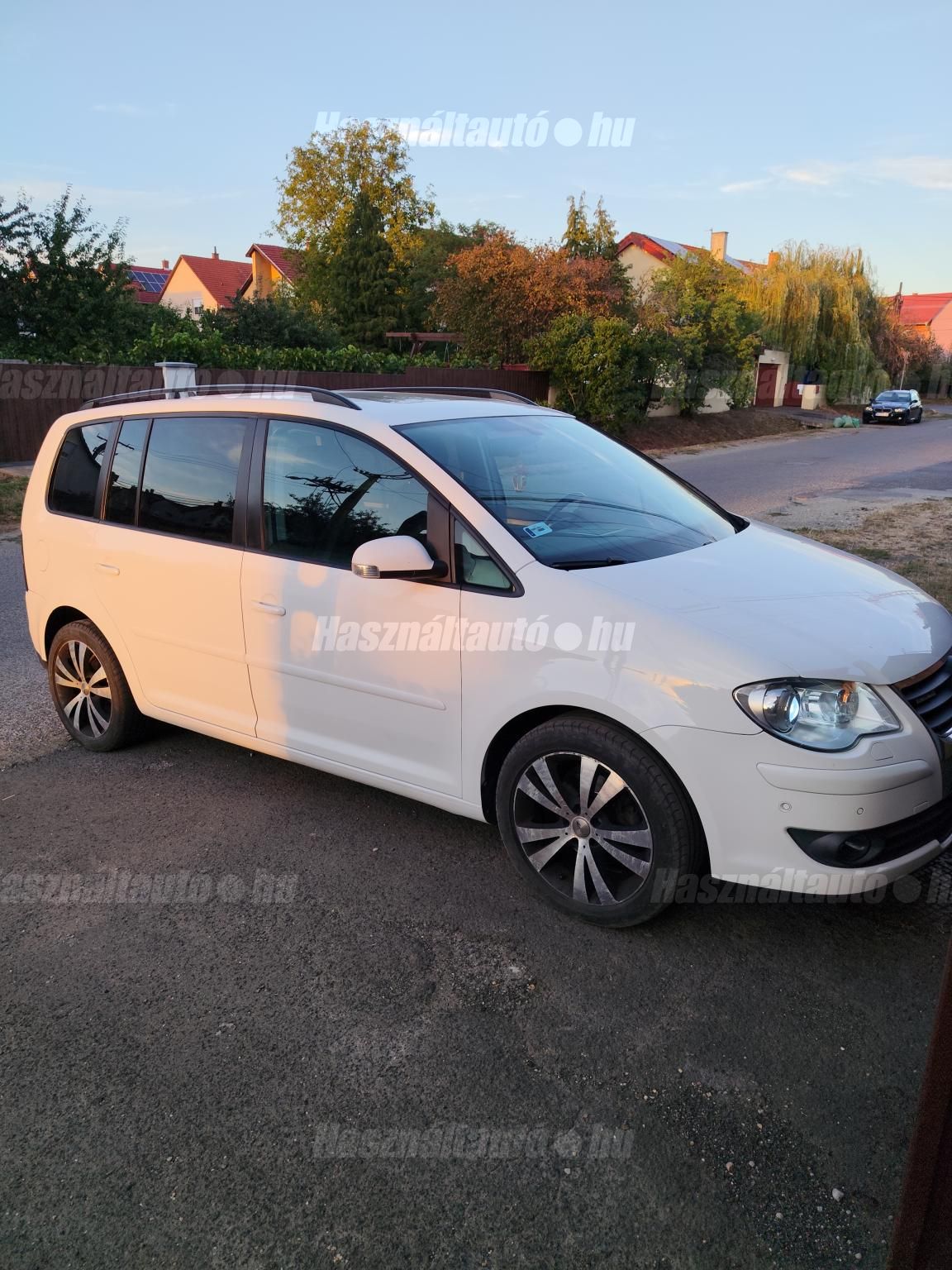 VOLKSWAGEN TOURAN 2009/4 - 1