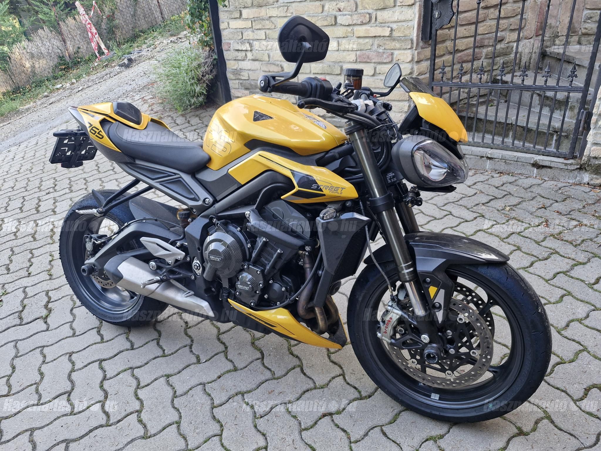 TRIUMPH STREET TRIPLE 2024 - 1