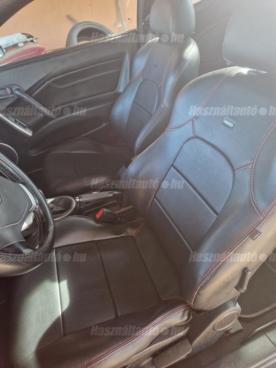 HYUNDAI COUPE 2004/9 - 1