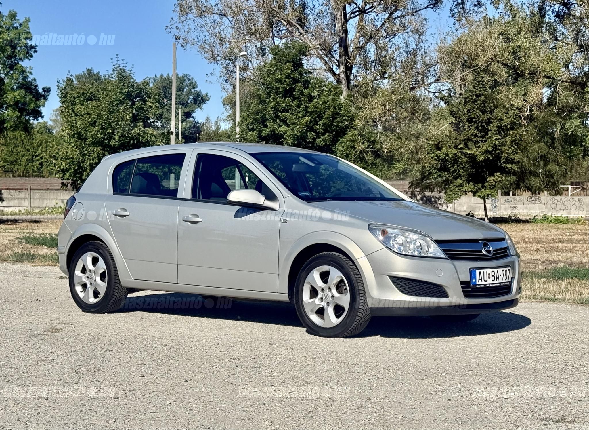 OPEL ASTRA H 2009/8 - 1