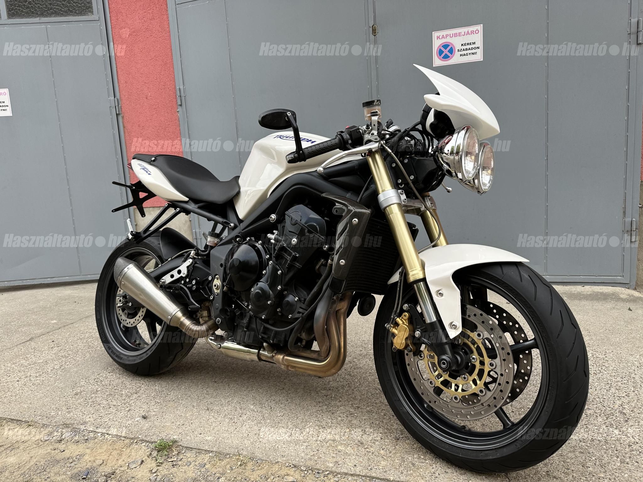 TRIUMPH STREET TRIPLE 675 2008 - 1