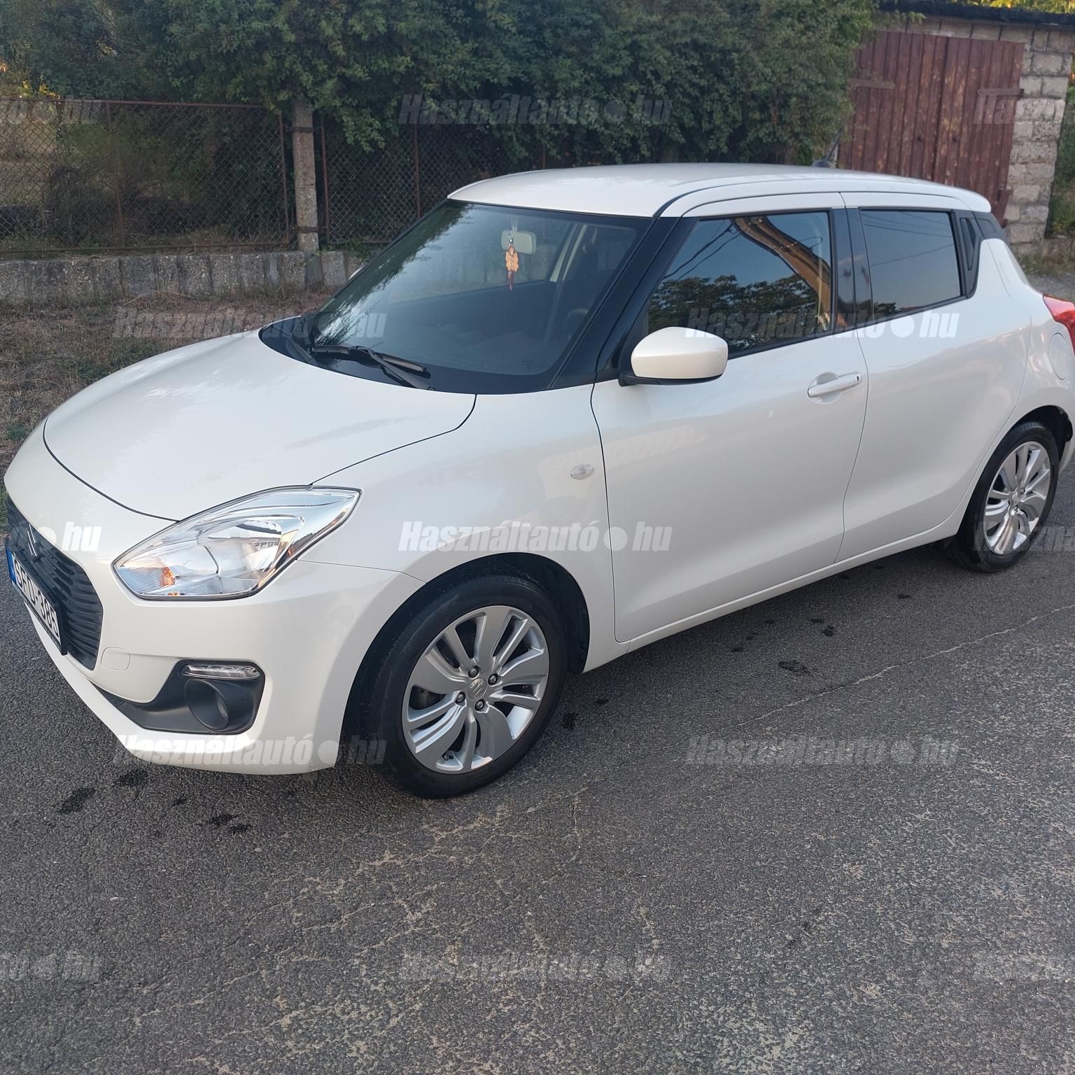 SUZUKI SWIFT 2020/6 - 1