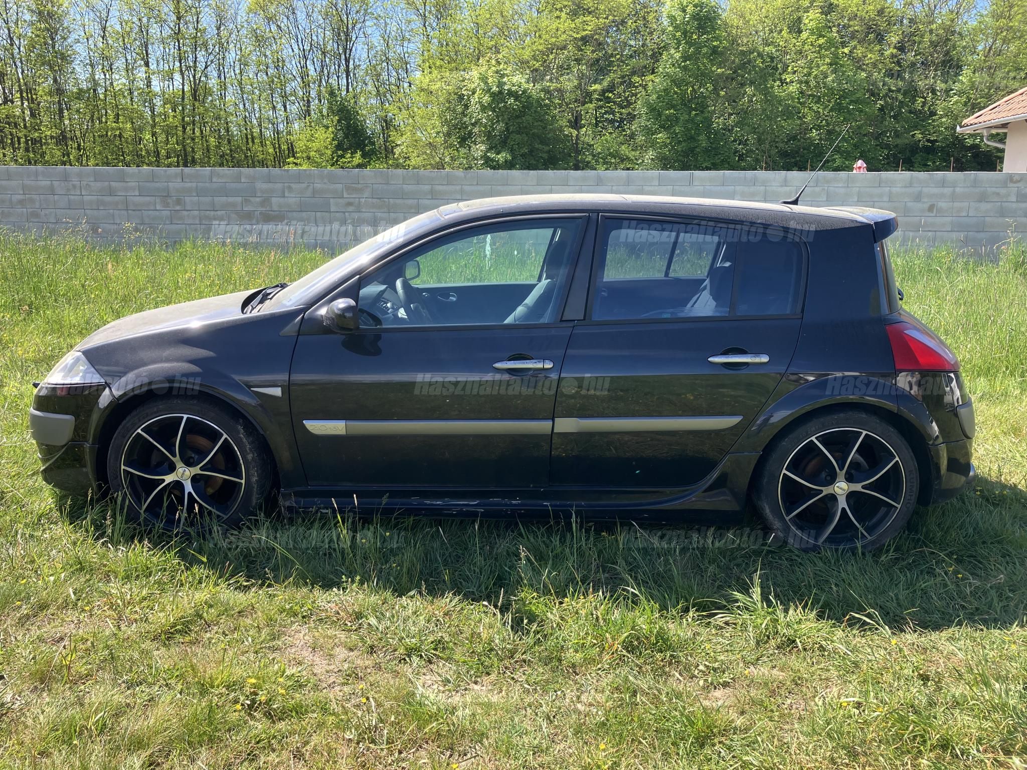 RENAULT MEGANE 2004/8 - 1