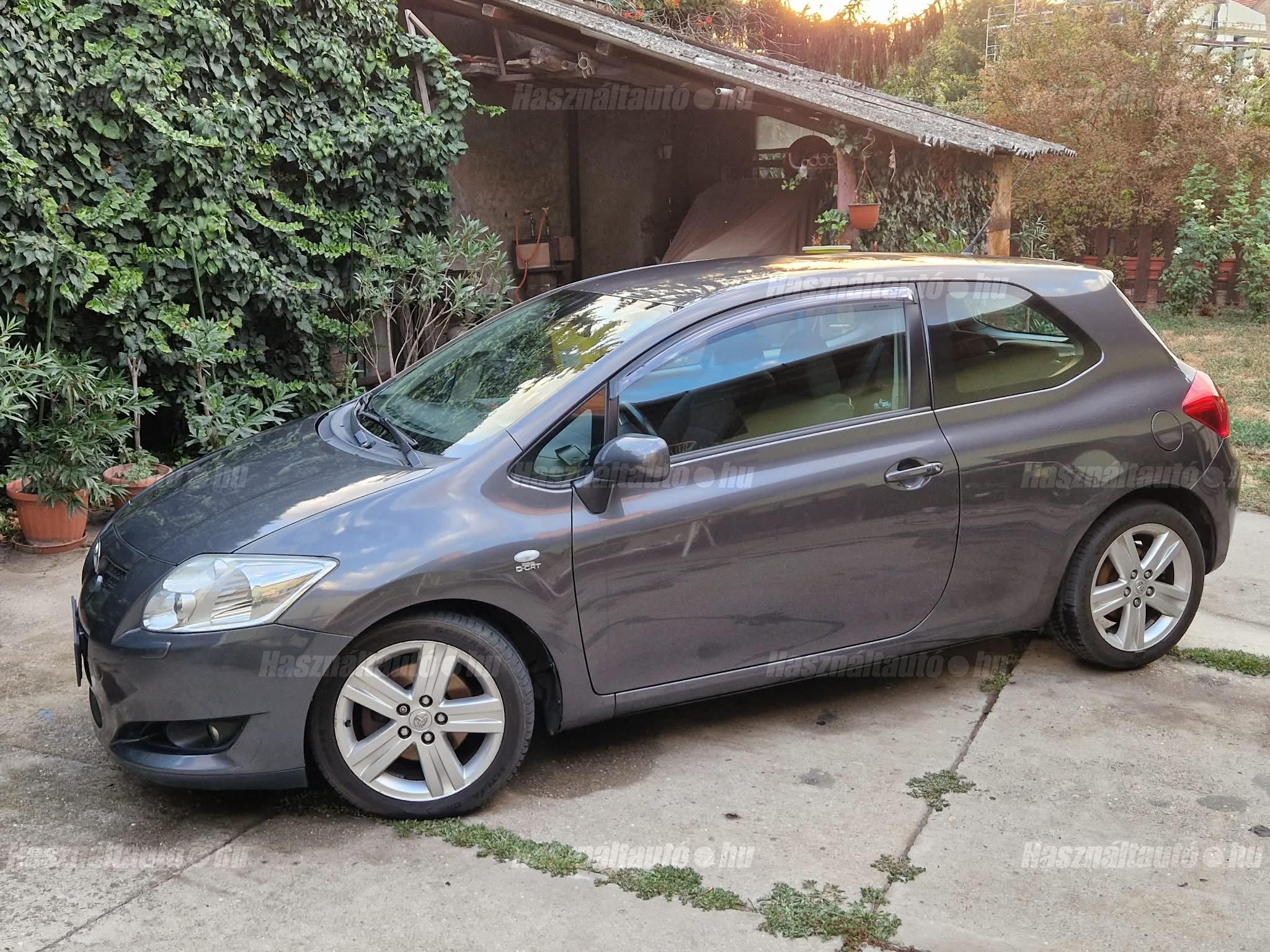 TOYOTA AURIS 2007 - 1