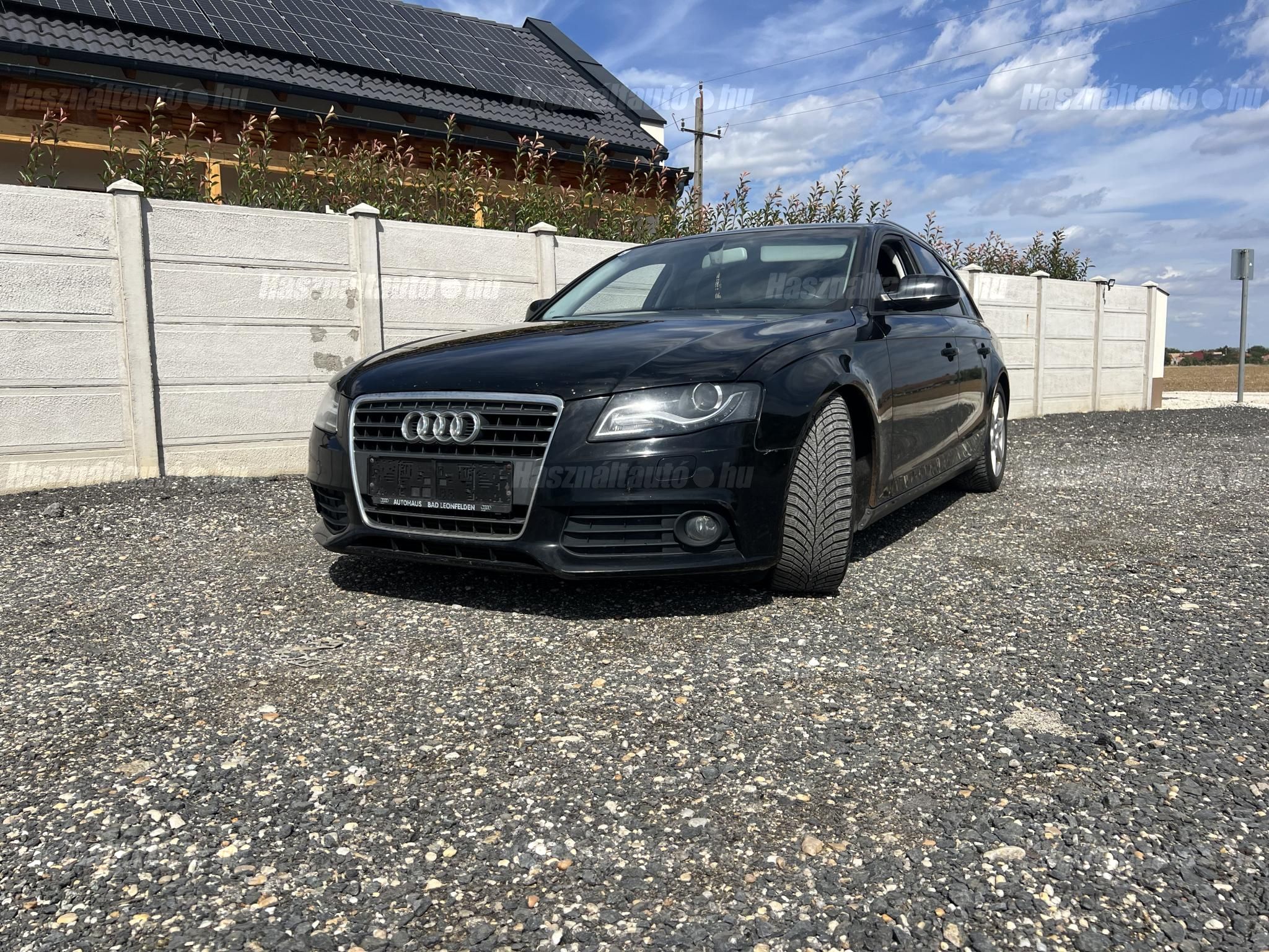 AUDI A4 2010/6 - 1