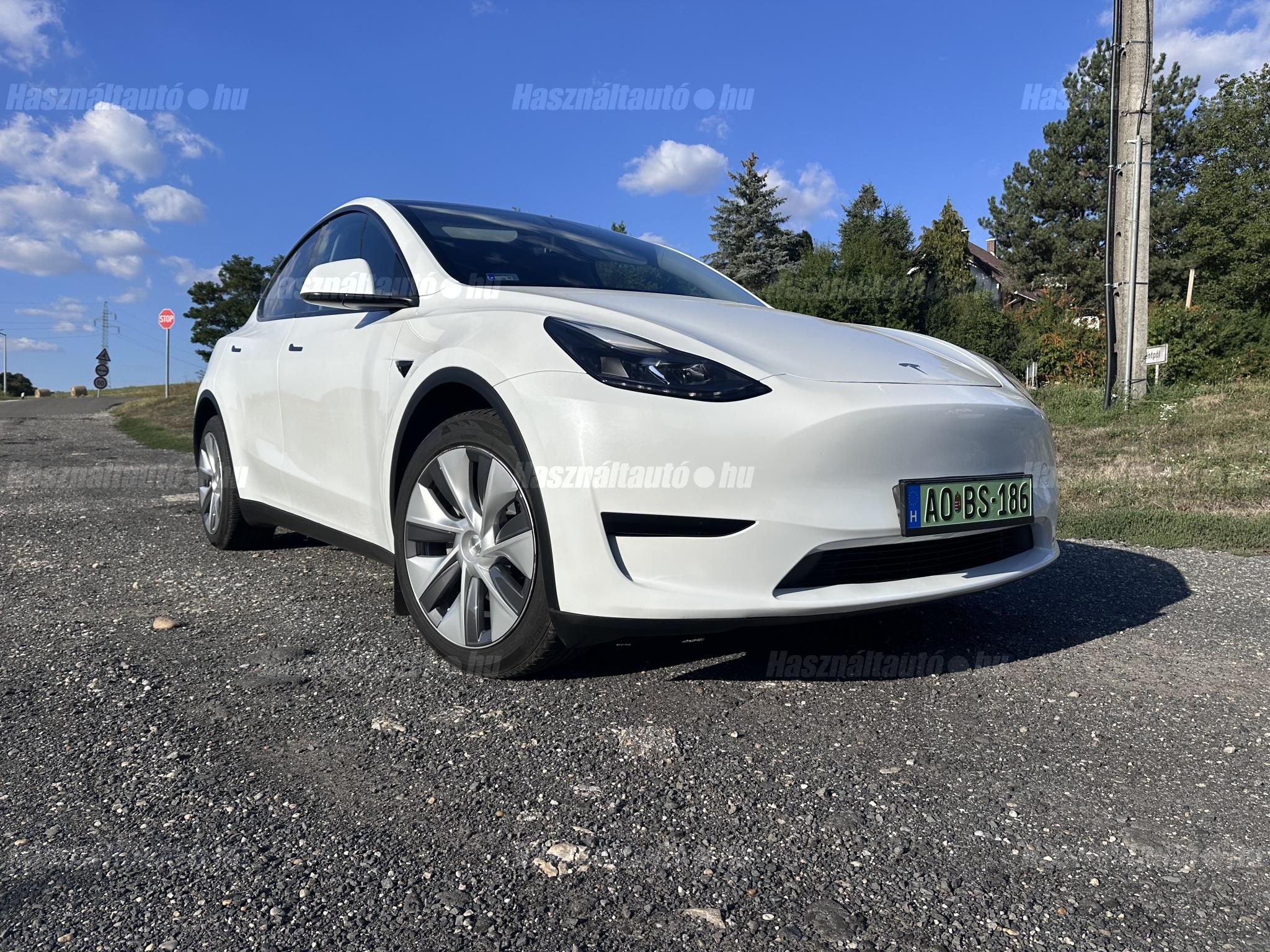 TESLA MODEL Y 2023/4 - 1