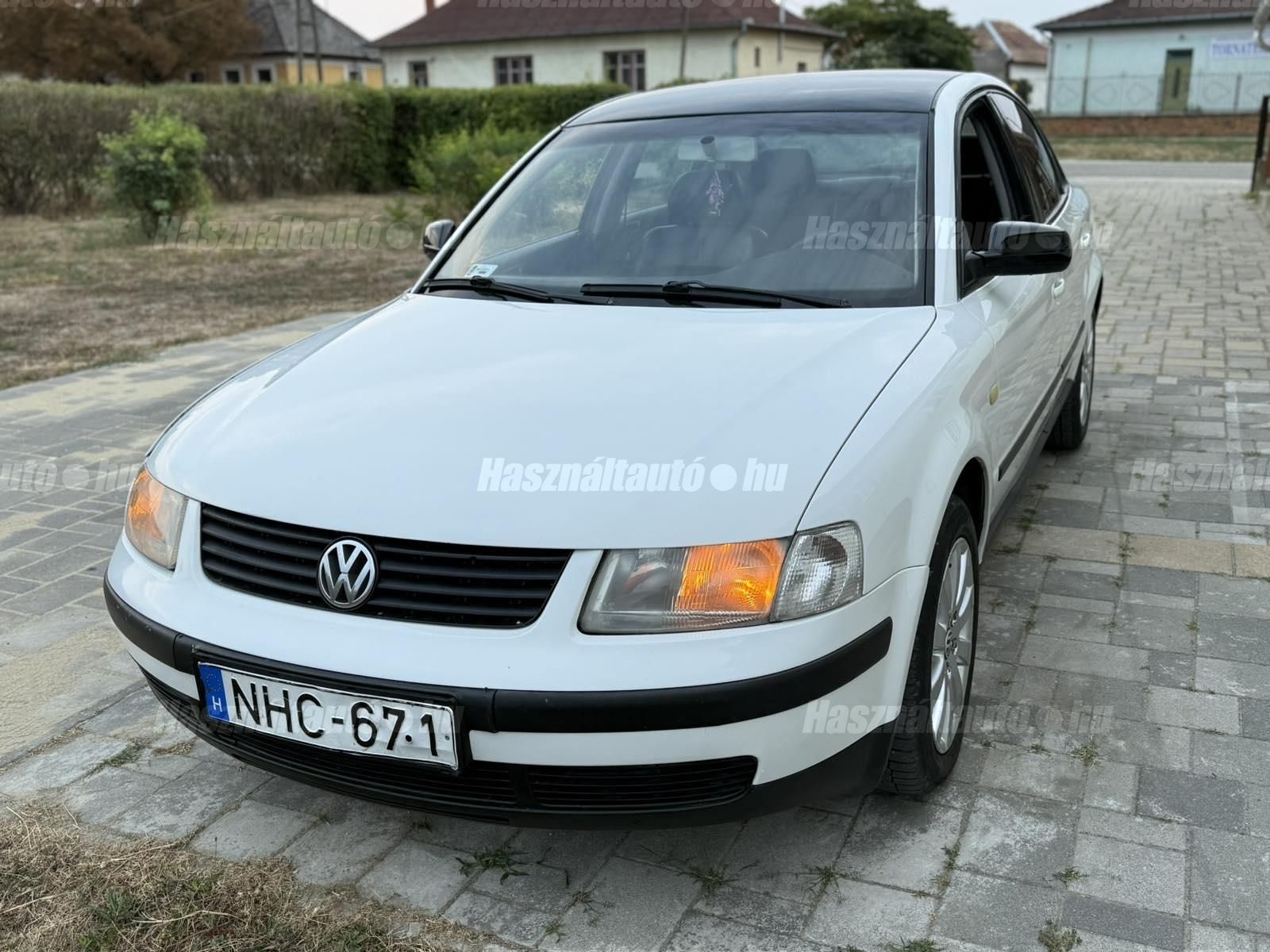 VOLKSWAGEN PASSAT V 1999/11 - 1