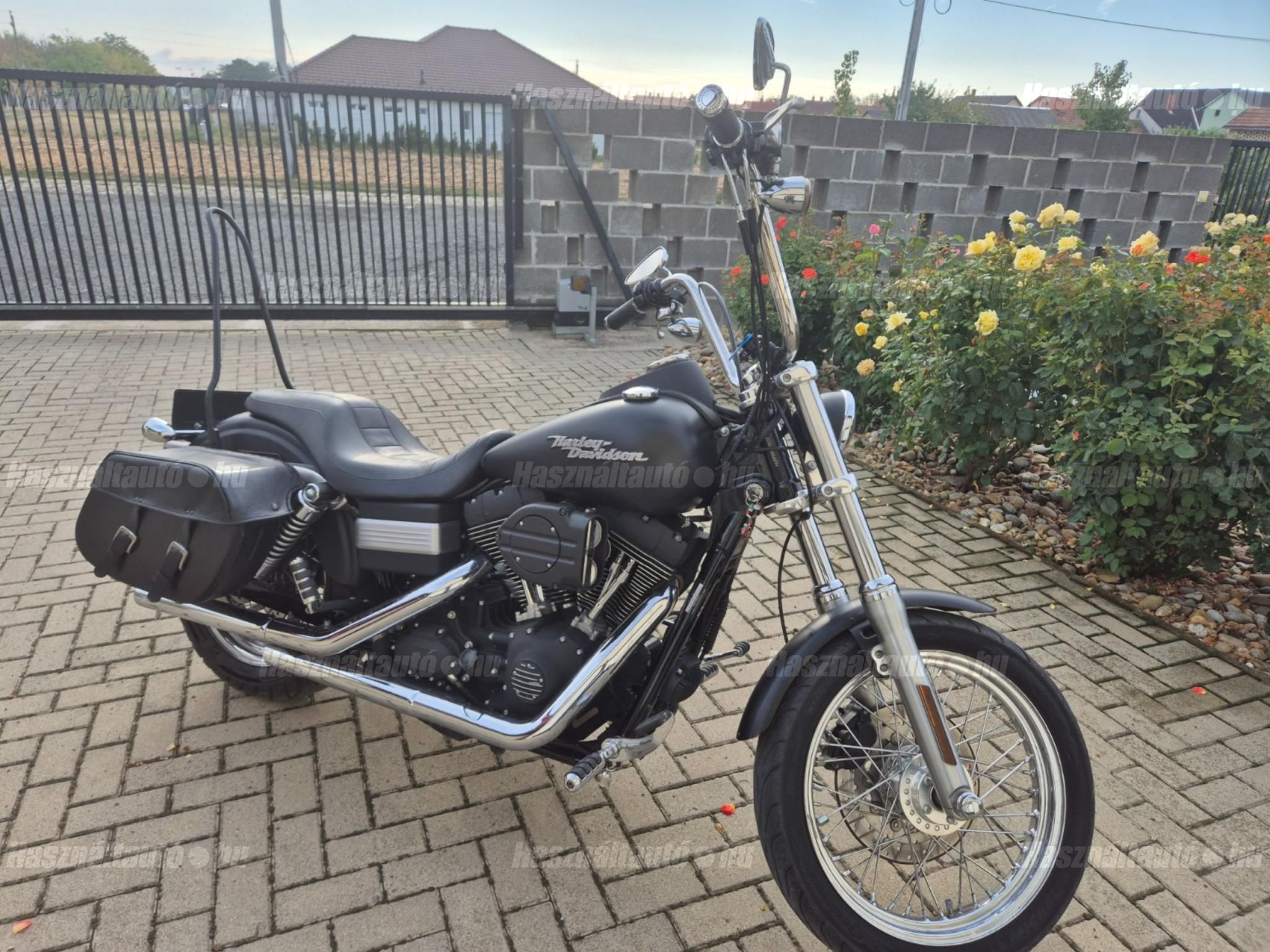 HARLEY-DAVIDSON DYNA STREET BOB 2009/8 - 1