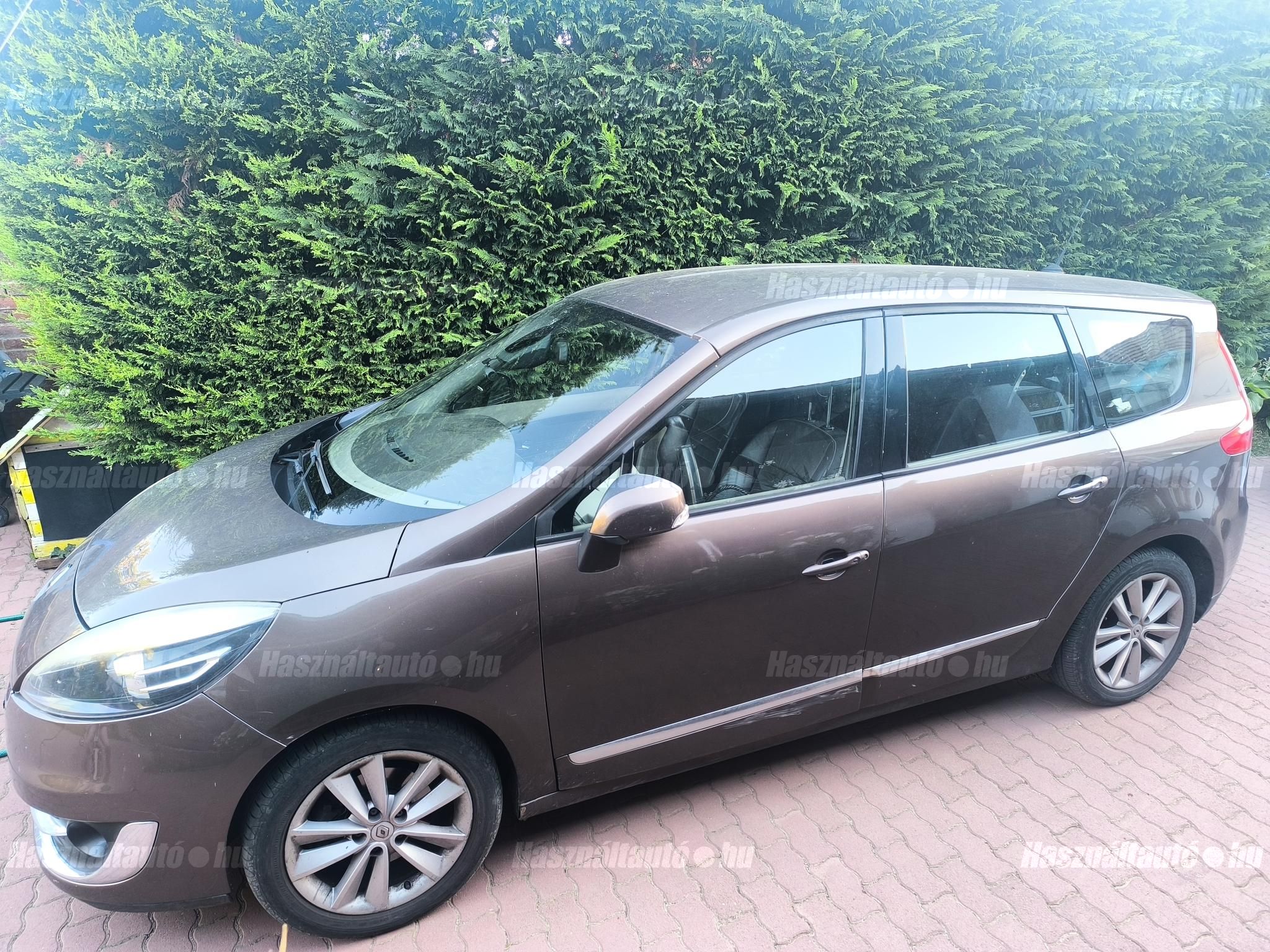 RENAULT GRAND SCENIC 2012/7 - 1
