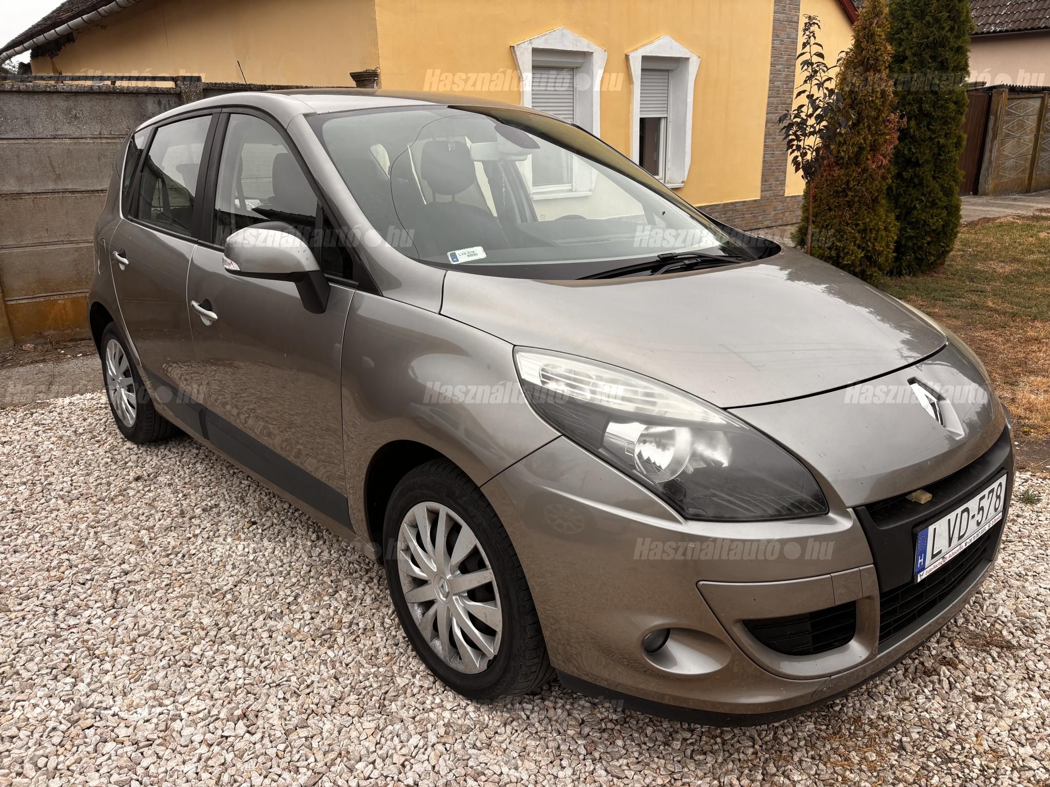 RENAULT SCENIC 2010 - 1