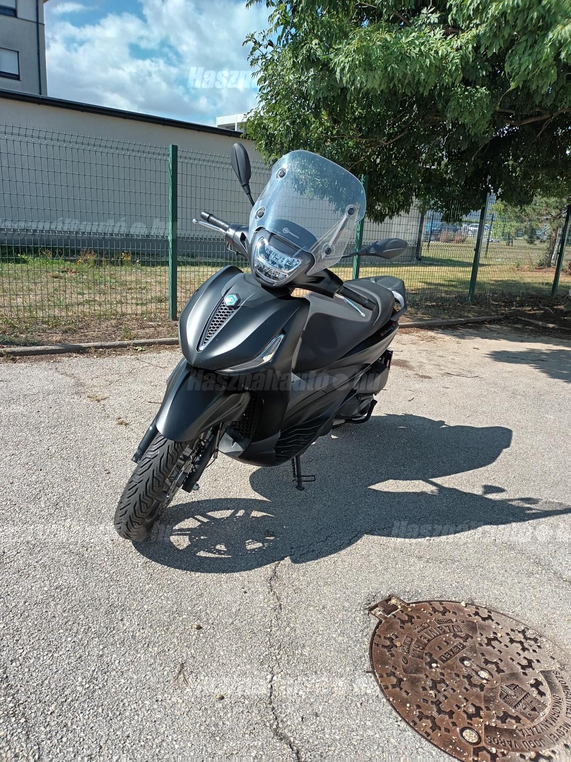 PIAGGIO BEVERLY 300 2023/10 - 1