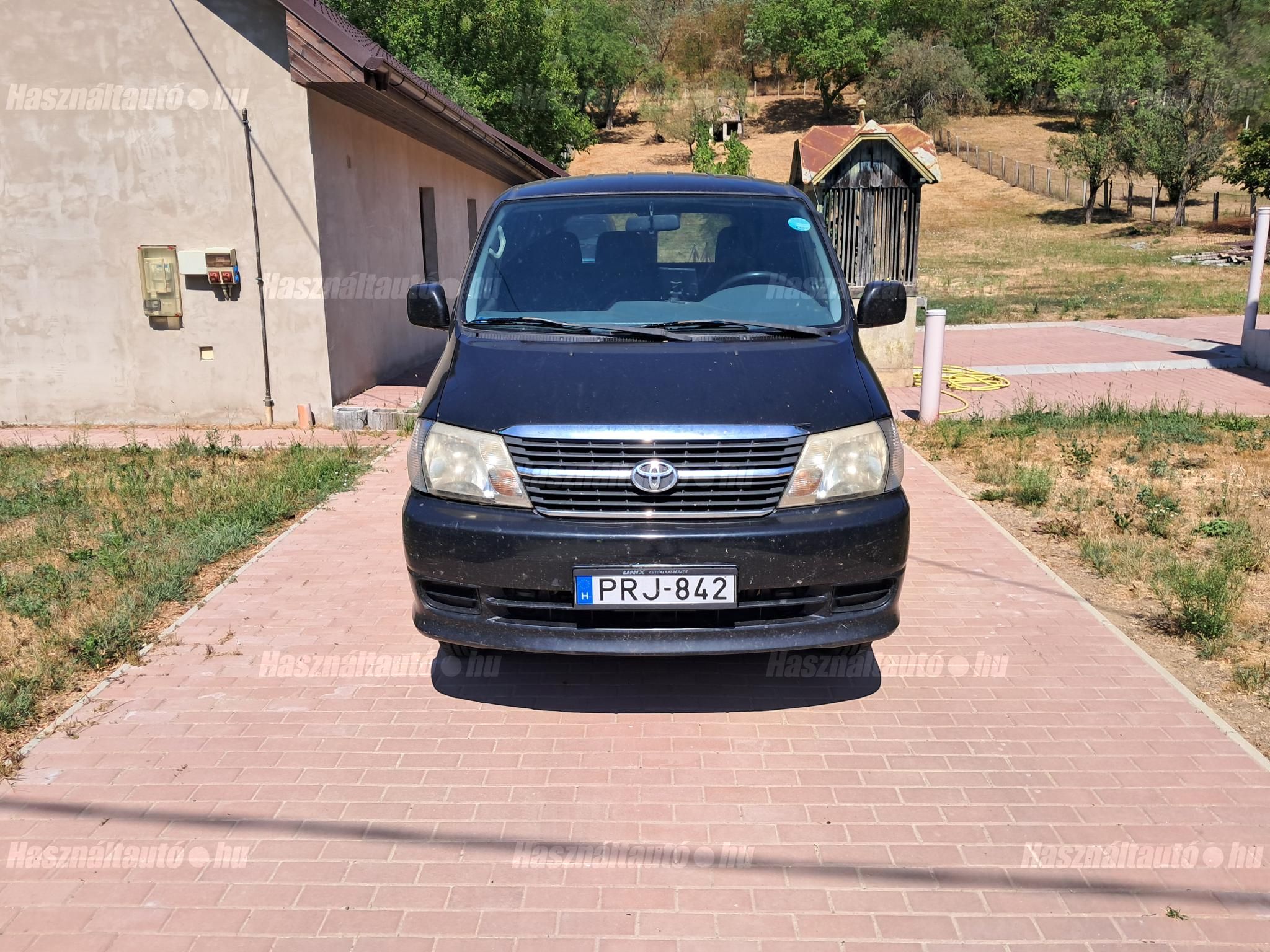 TOYOTA HIACE 2010 - 1