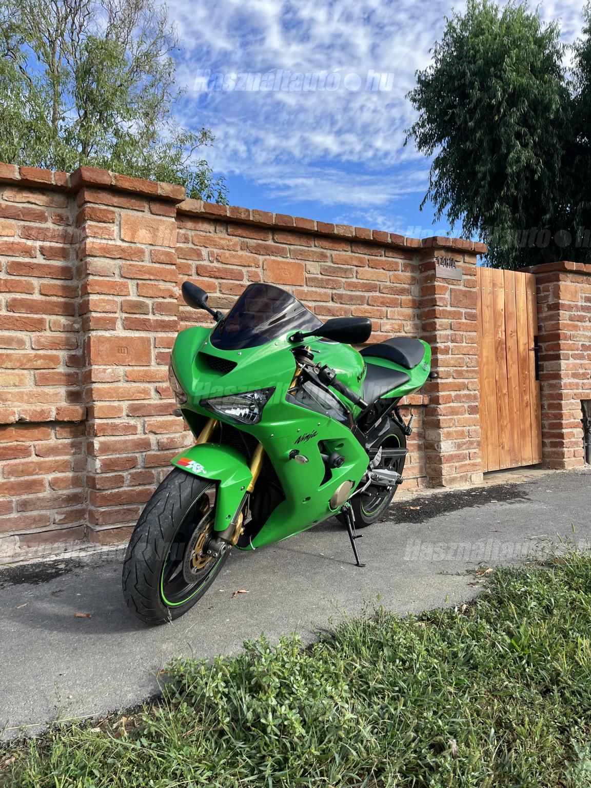 KAWASAKI ZX-6R (NINJA) 2004 - 1