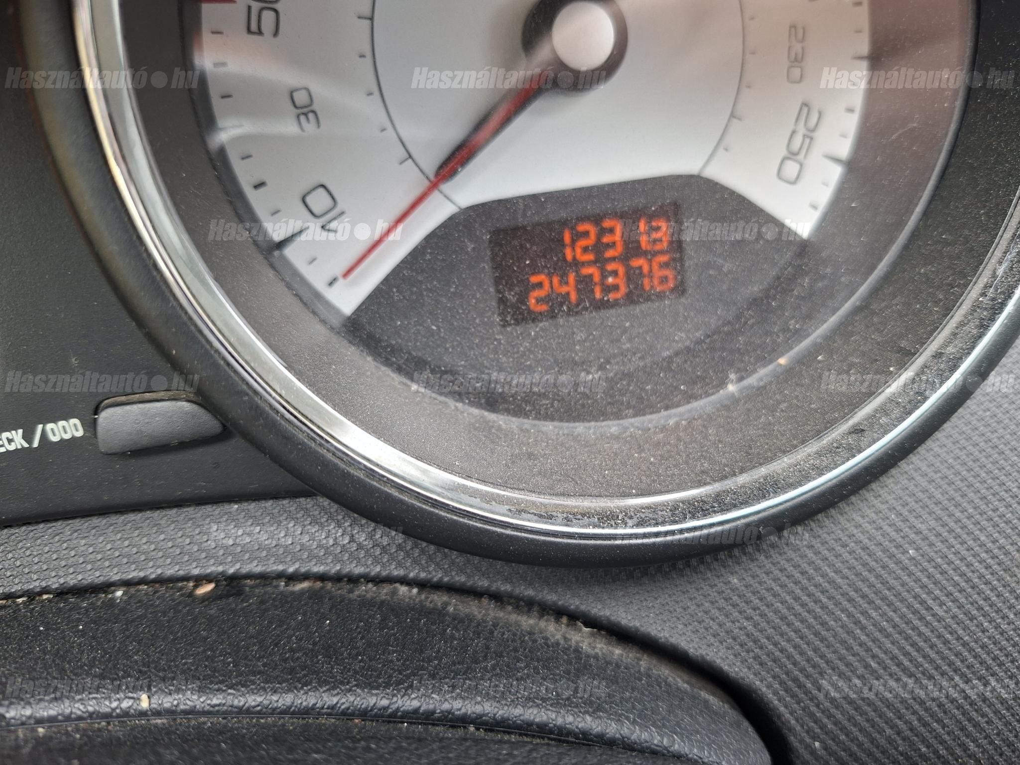 PEUGEOT 308 2012/11 - 1