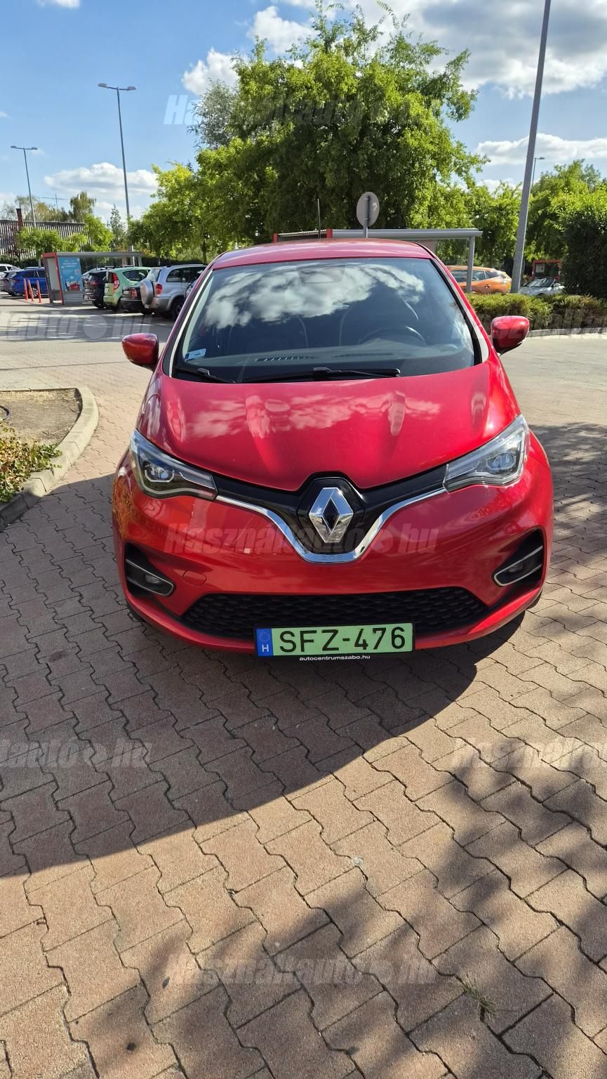 szemből